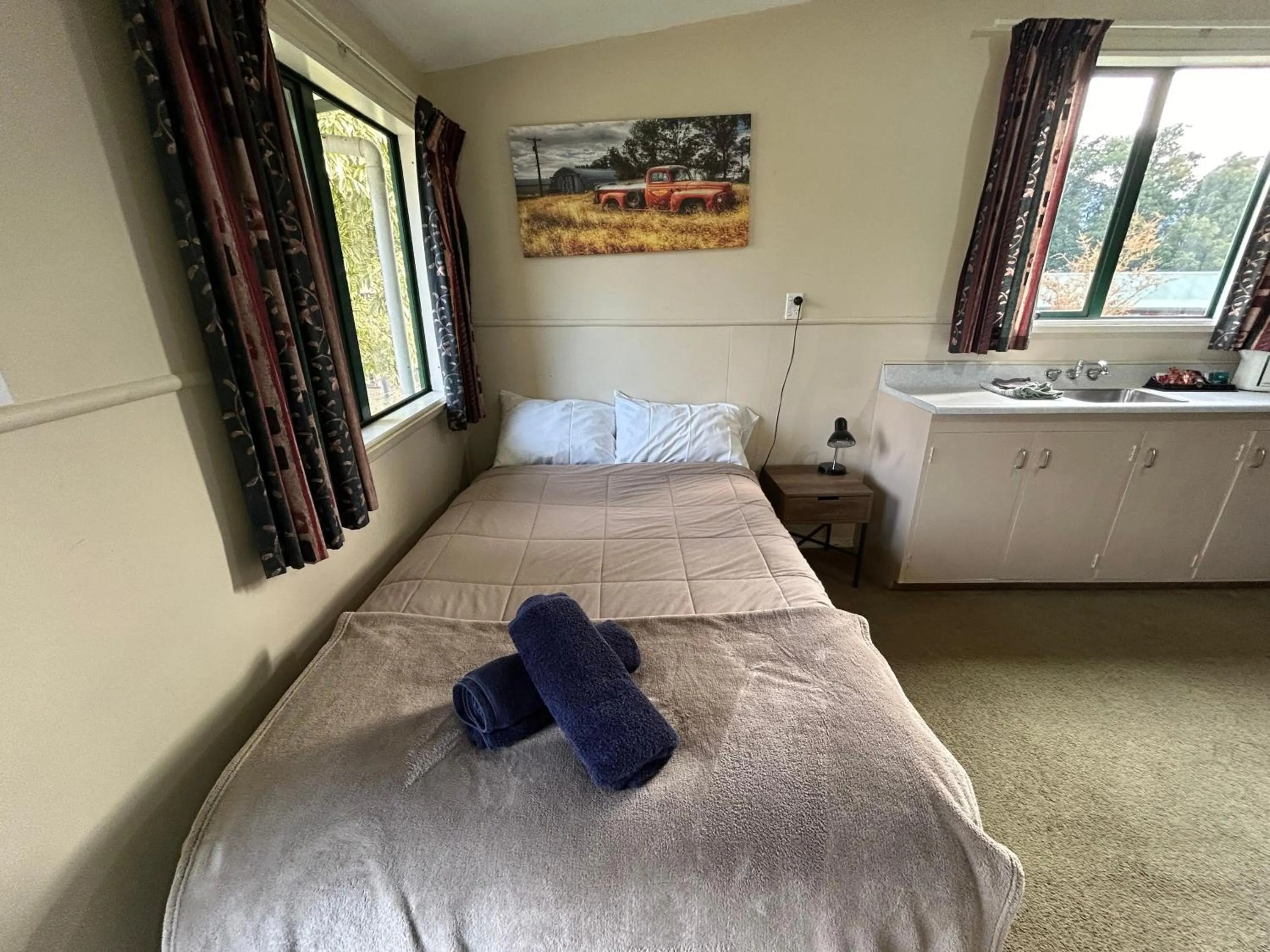 Bed in Kiwi Park Motels