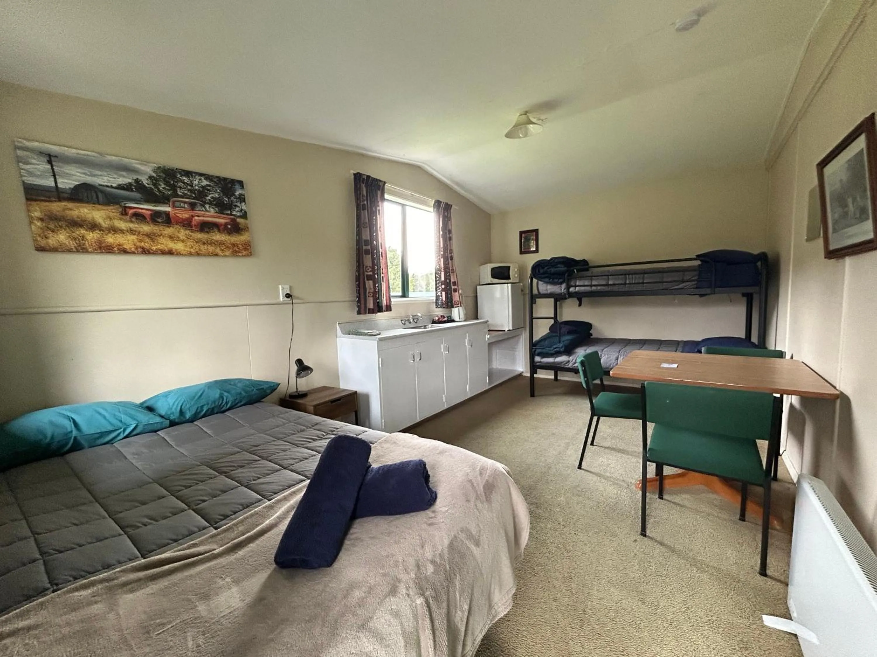 Bed in Kiwi Park Motels