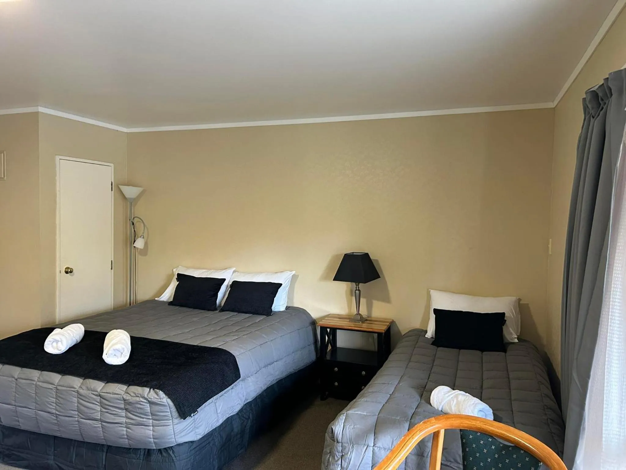 Bed in Kiwi Park Motels