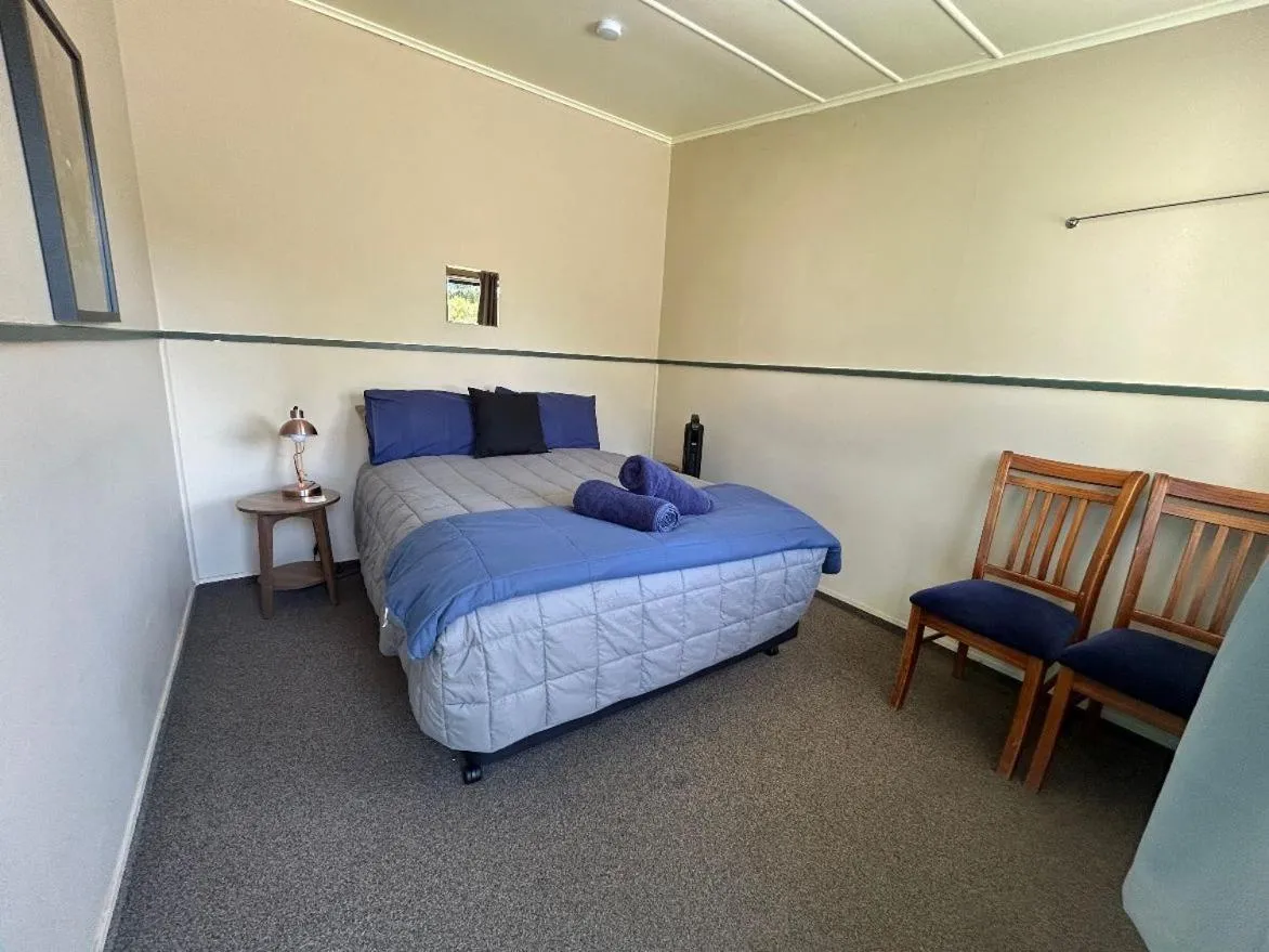 Bed in Kiwi Park Motels