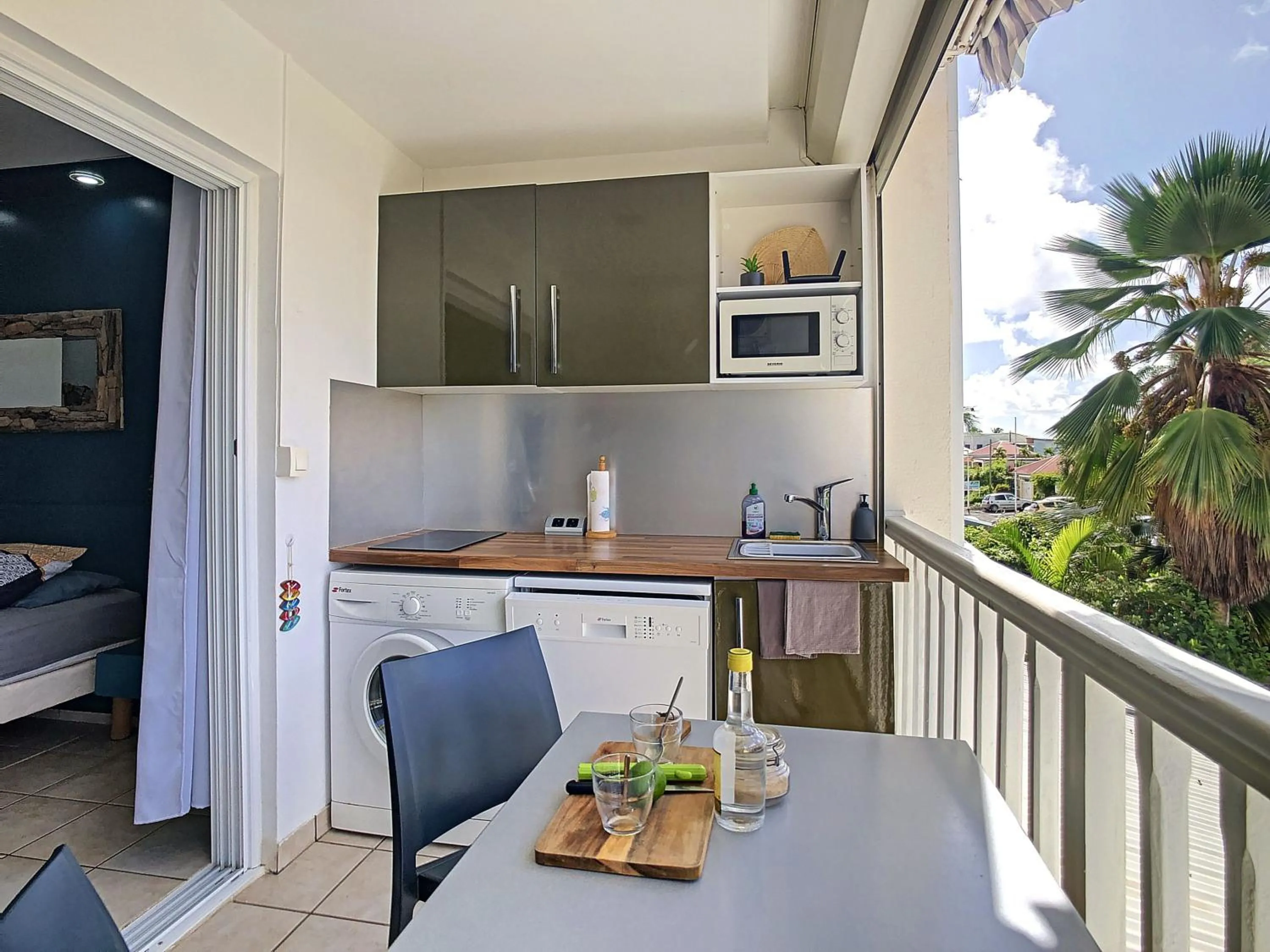 Balcony/Terrace in Studio Azur, résidence privée et piscines, citerne