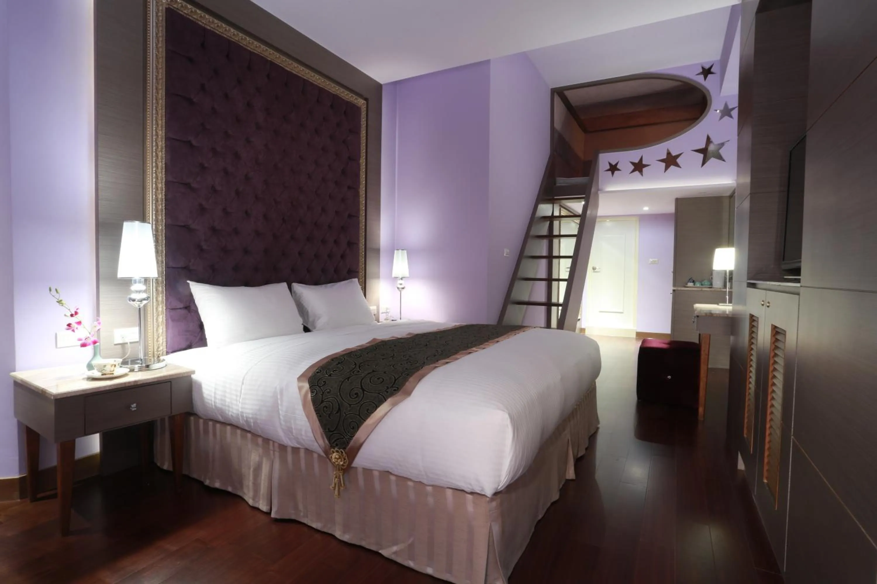 Photo of the whole room, Bed in Aleex Villa