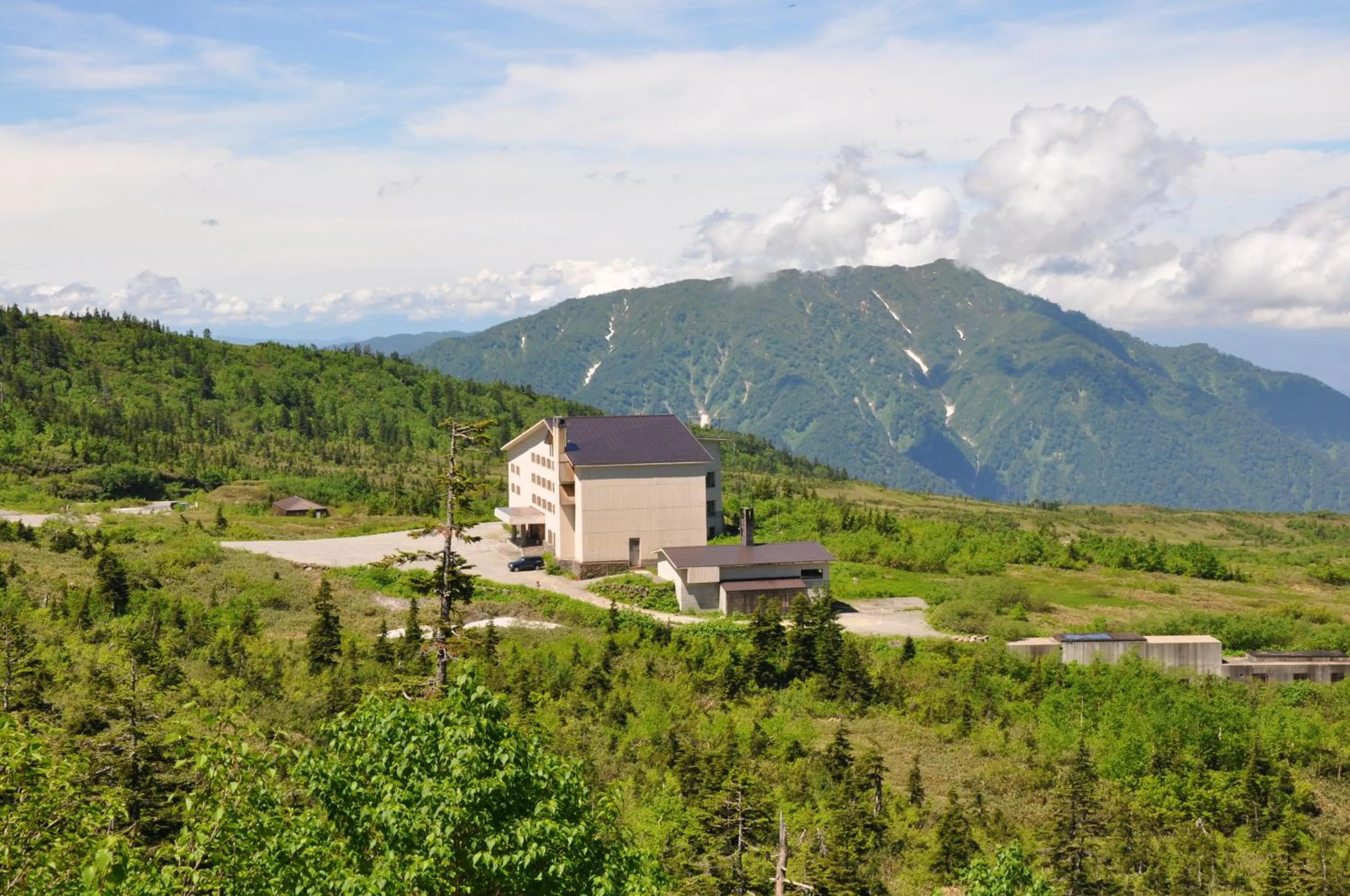 Facade/entrance in Midagahara Hotel