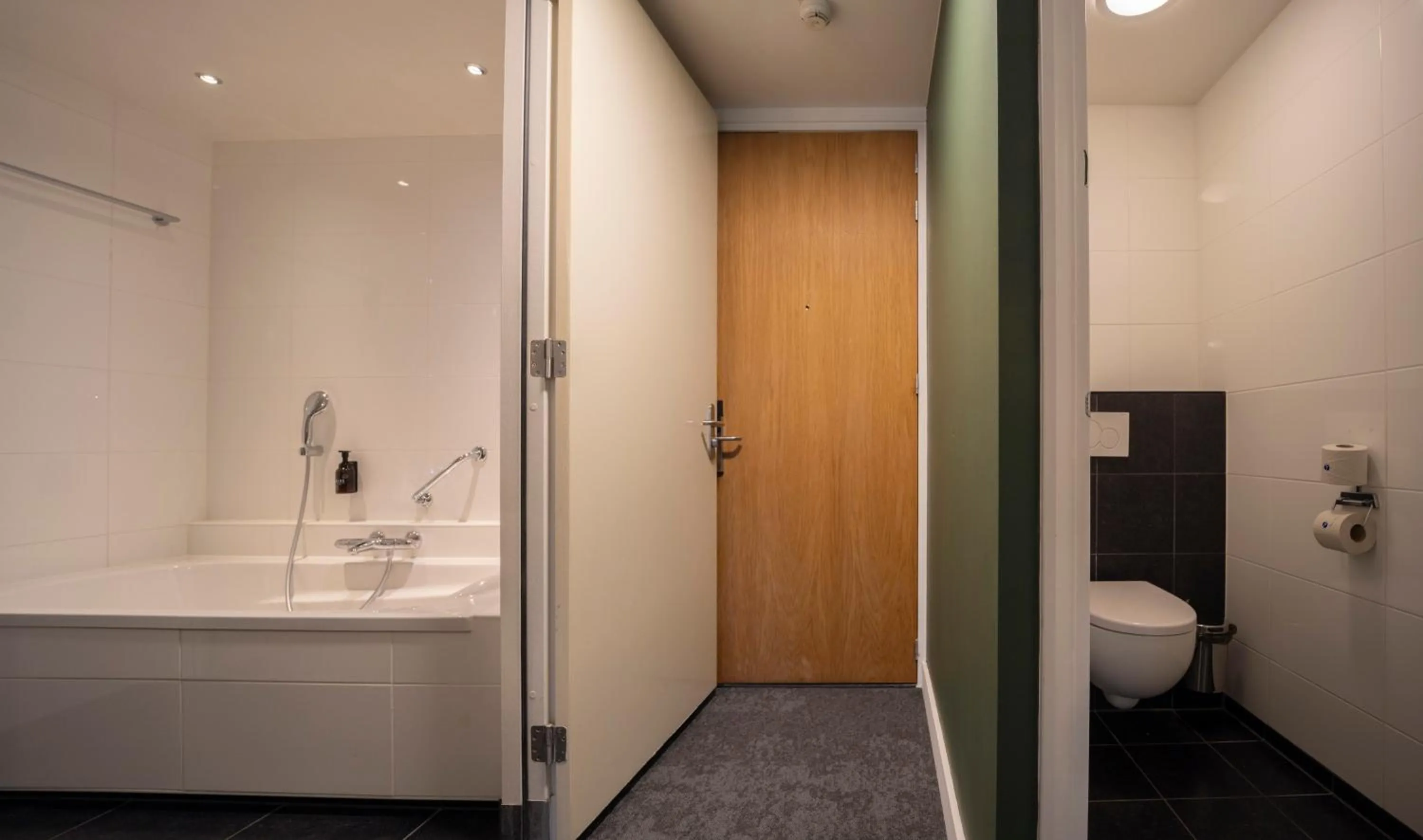 Bathroom in Fletcher Hotel-Restaurant Langewold