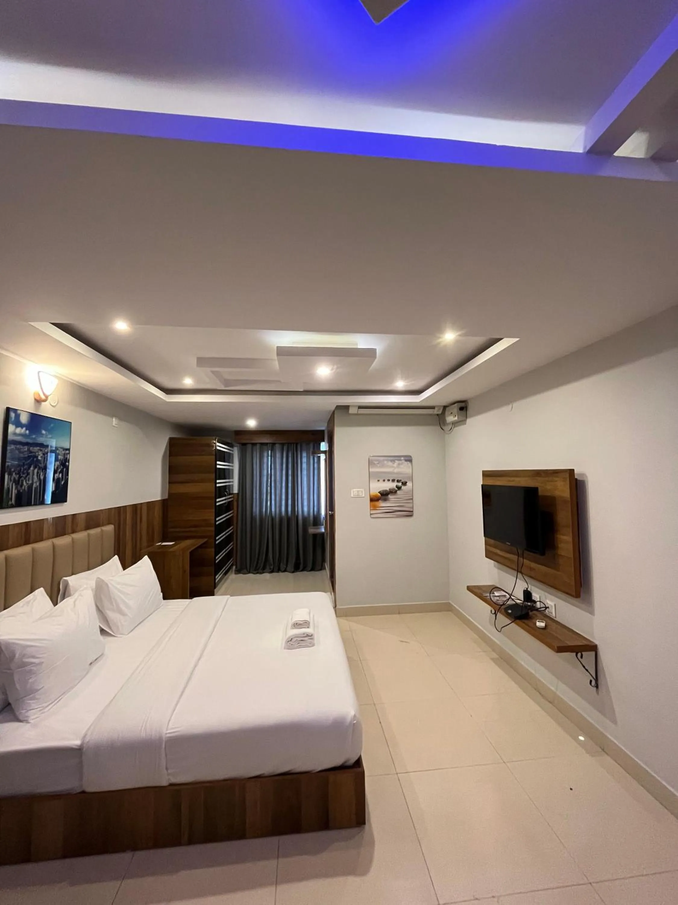 Bed in Hotel Avenue Suites Near International Airport Bangalore