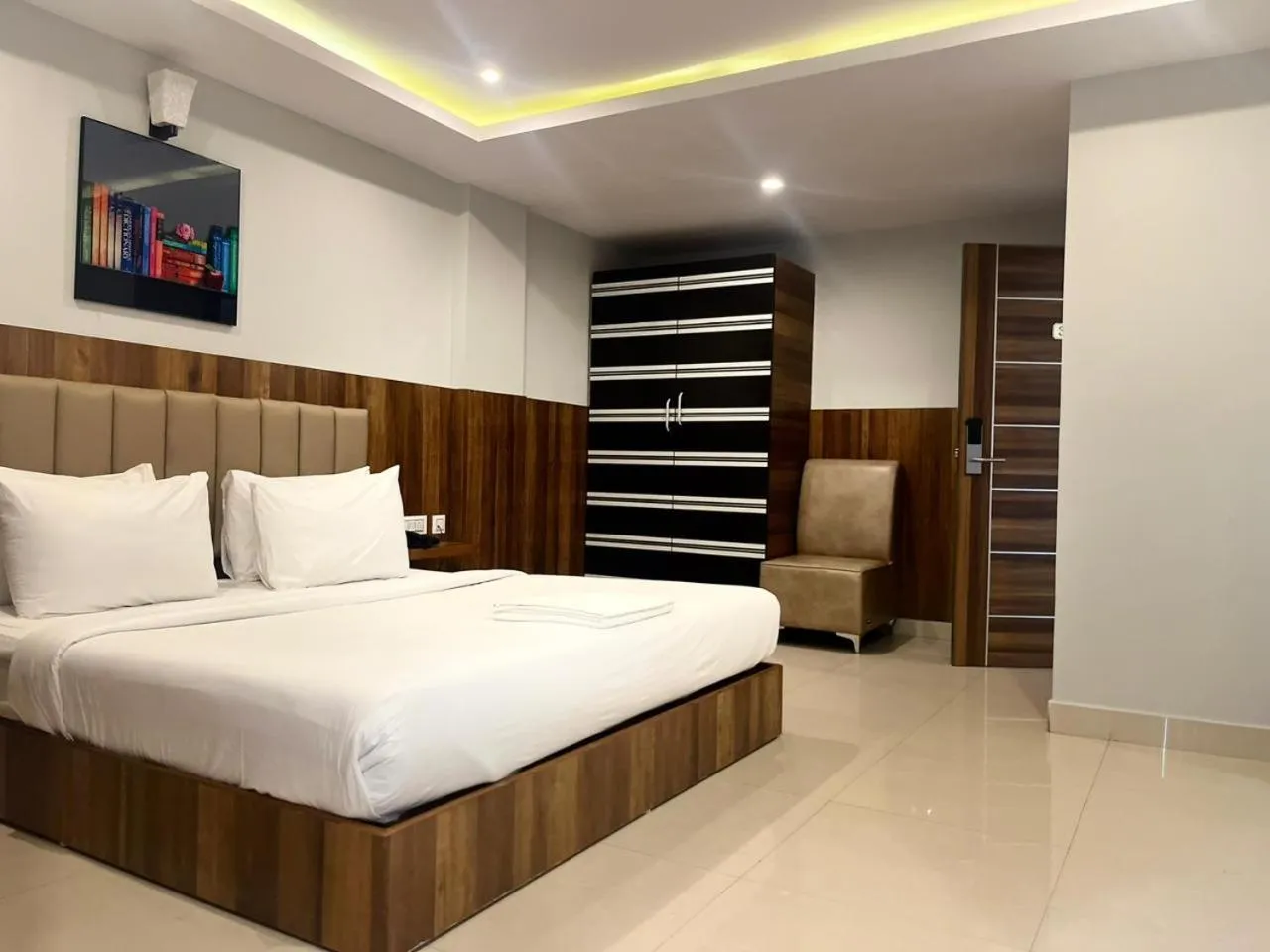 Bed in Hotel Avenue Suites Near International Airport Bangalore