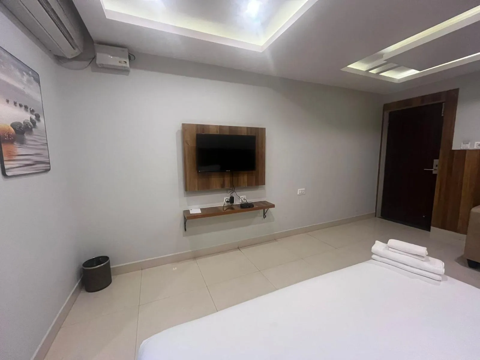 Bed in Hotel Avenue Suites Near International Airport Bangalore