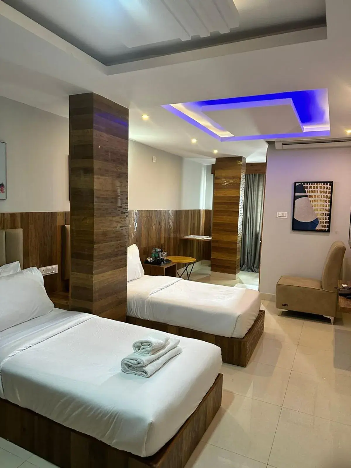 Superior Double or Twin Room in Hotel Avenue Suites Near International Airport Bangalore Superior Double or Twin Room in Hotel Avenue Suites Near International Airport Bangalore