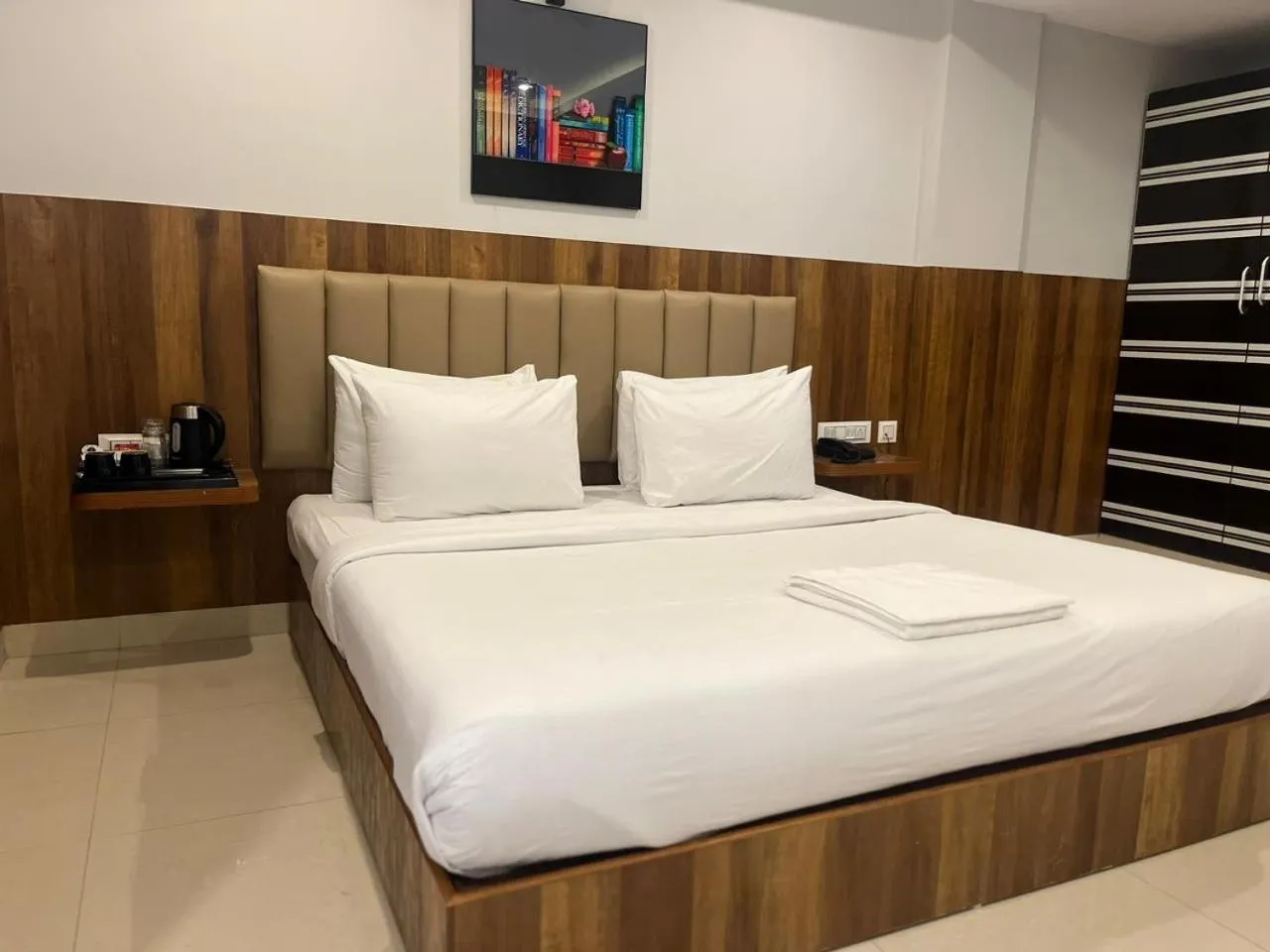 Bed in Hotel Avenue Suites Near International Airport Bangalore