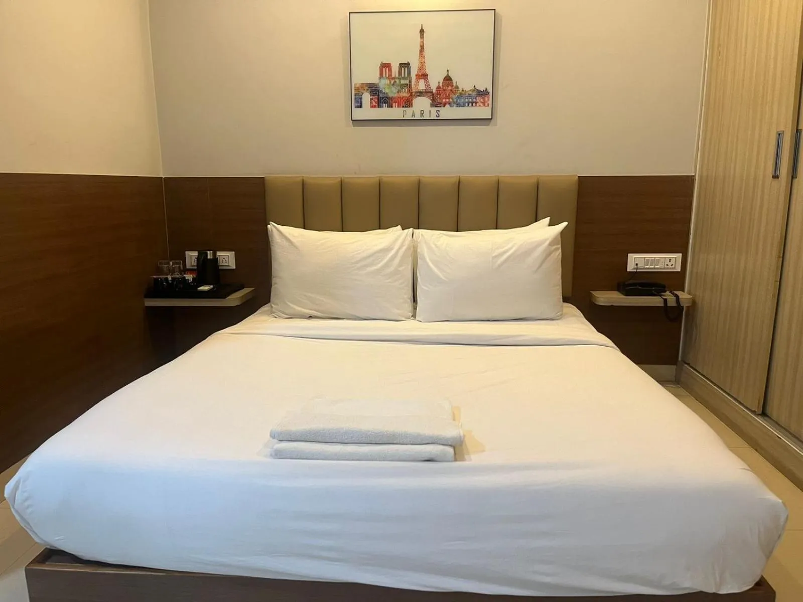 Bed in Hotel Avenue Suites Near International Airport Bangalore