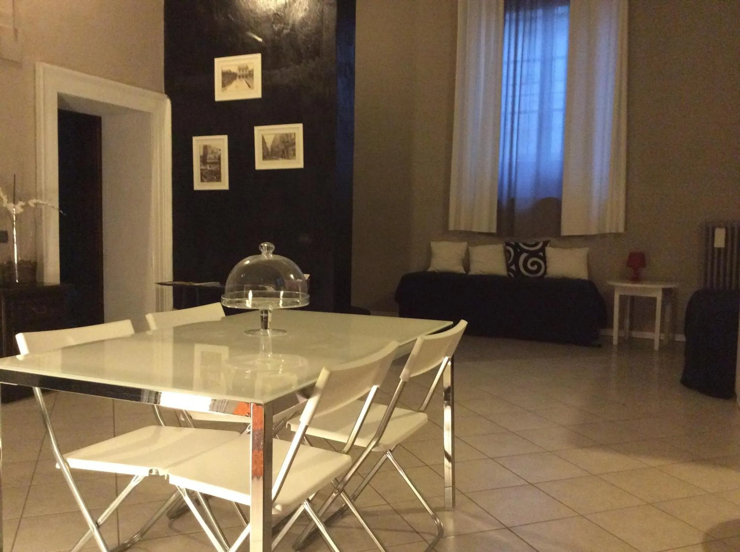 Photo of the whole room in Le Muse