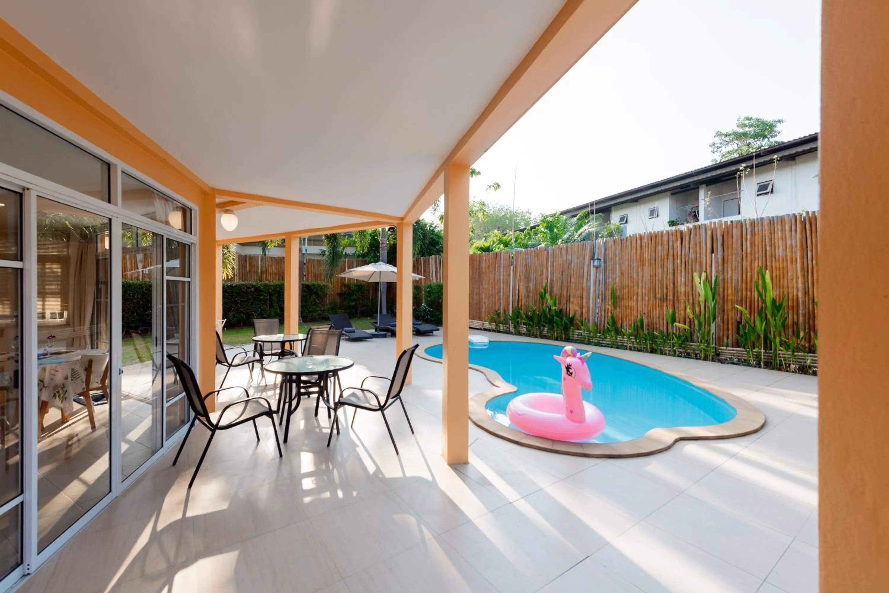 Swimming pool in Twin Villas Ao Nang