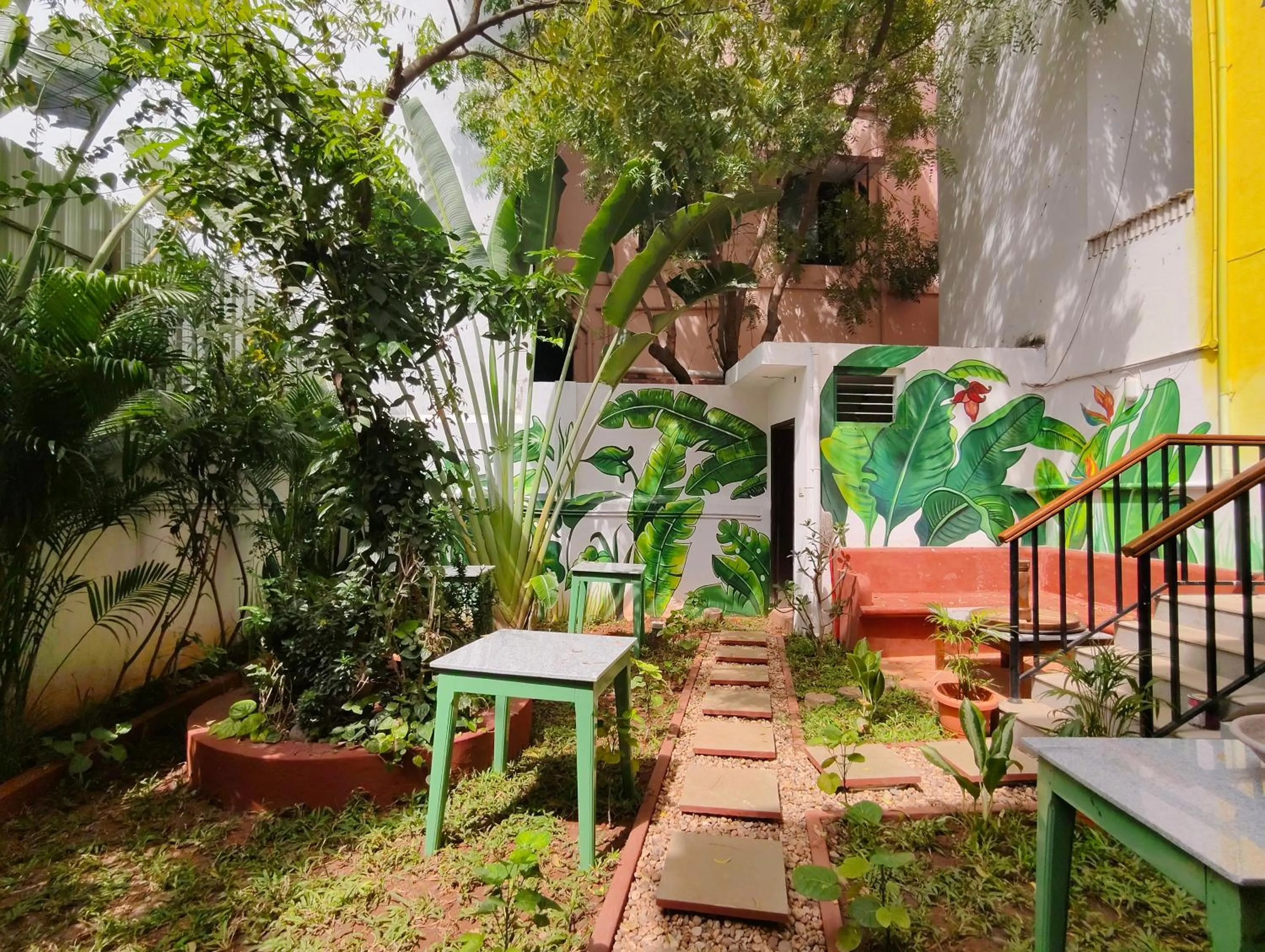 Garden in Bel Abri Colonial Living, Pondicherry