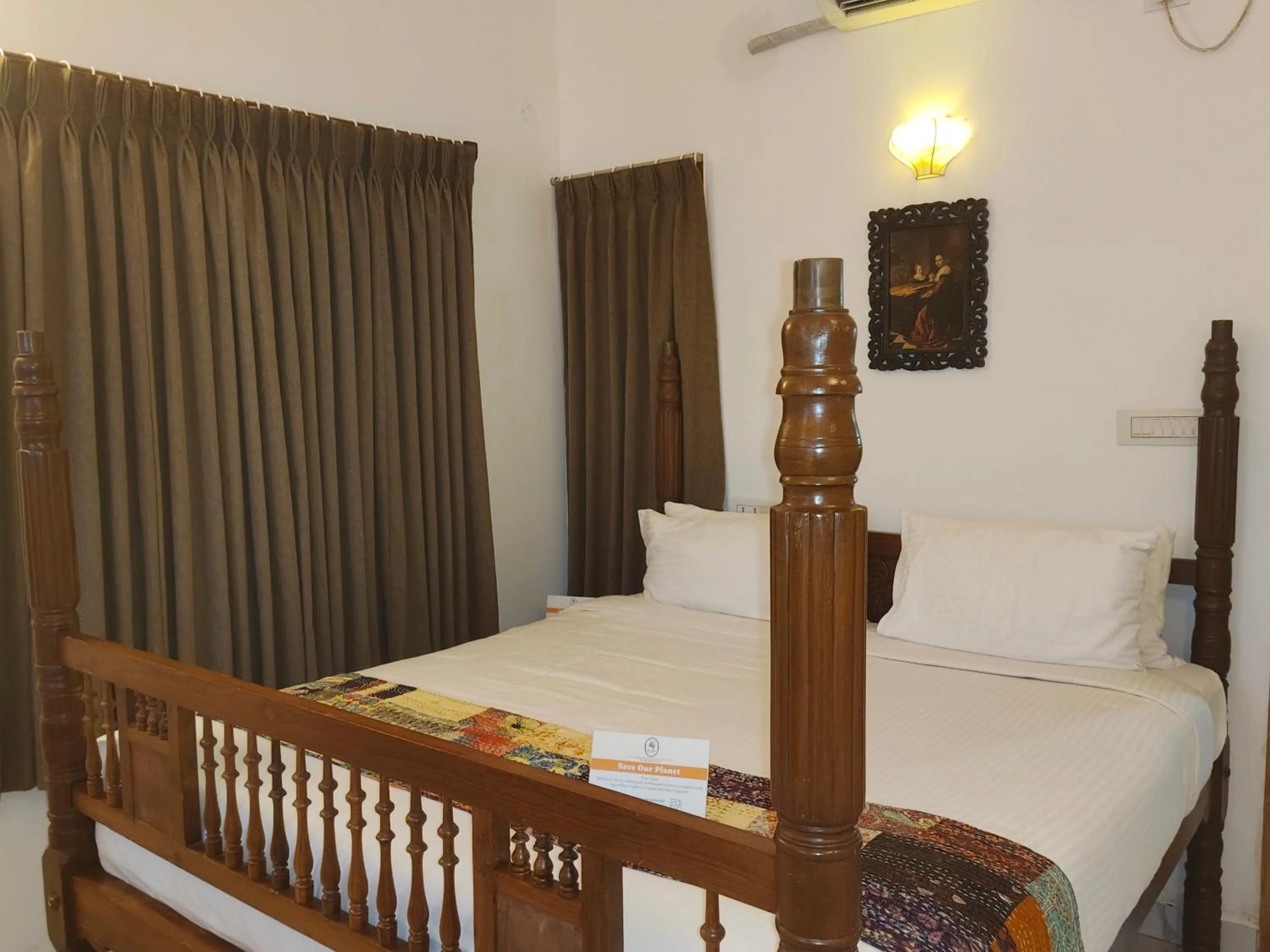 Bedroom, Bed in Bel Abri Colonial Living, Pondicherry