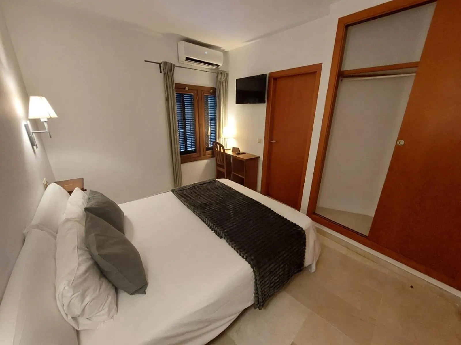 Photo of the whole room, Bed in My Rooms Manacor Centre by My Rooms Hotels