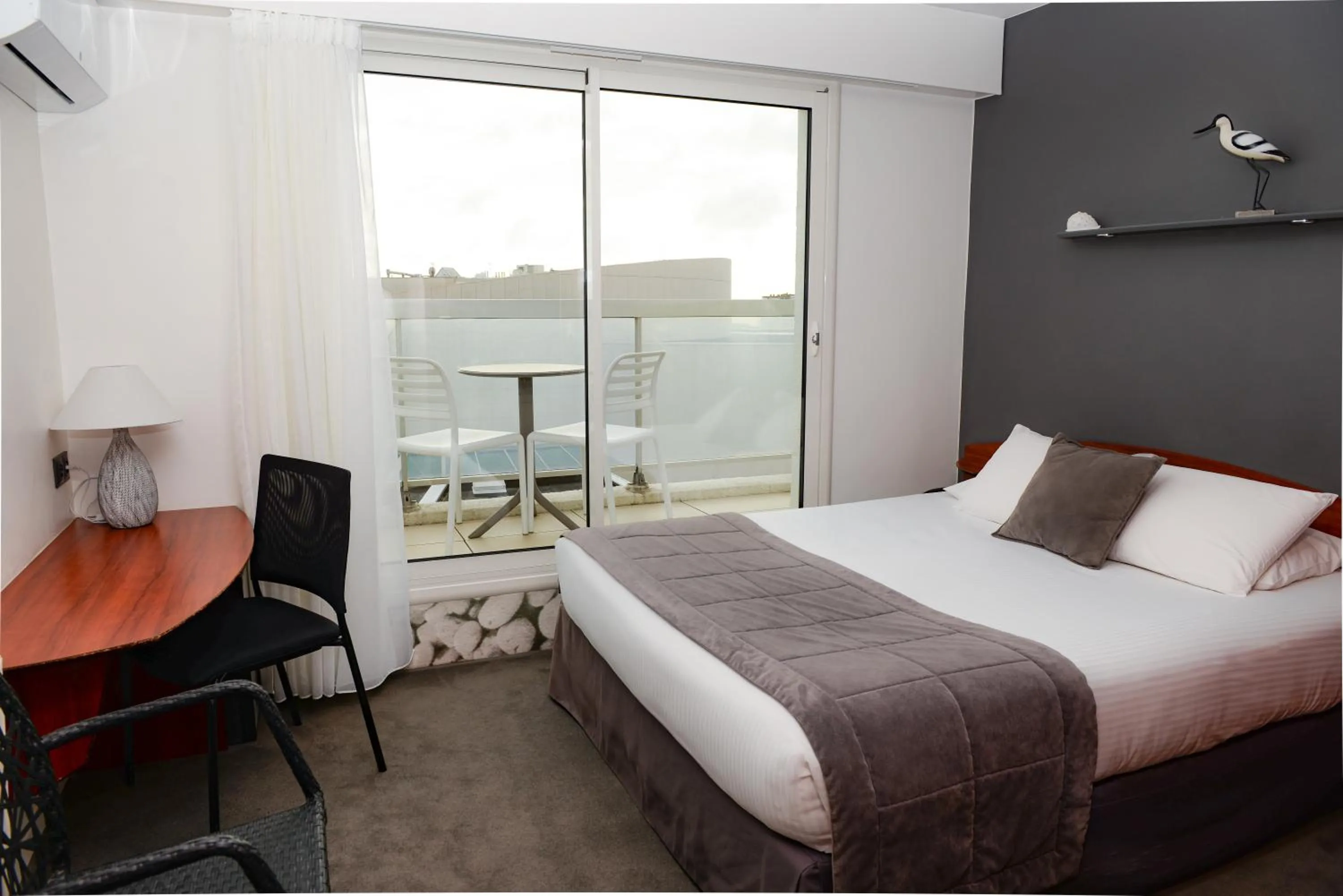 View (from property/room), Bed in Kyriad Prestige Les Sables d'Olonne - Plage - Centre des Congrès