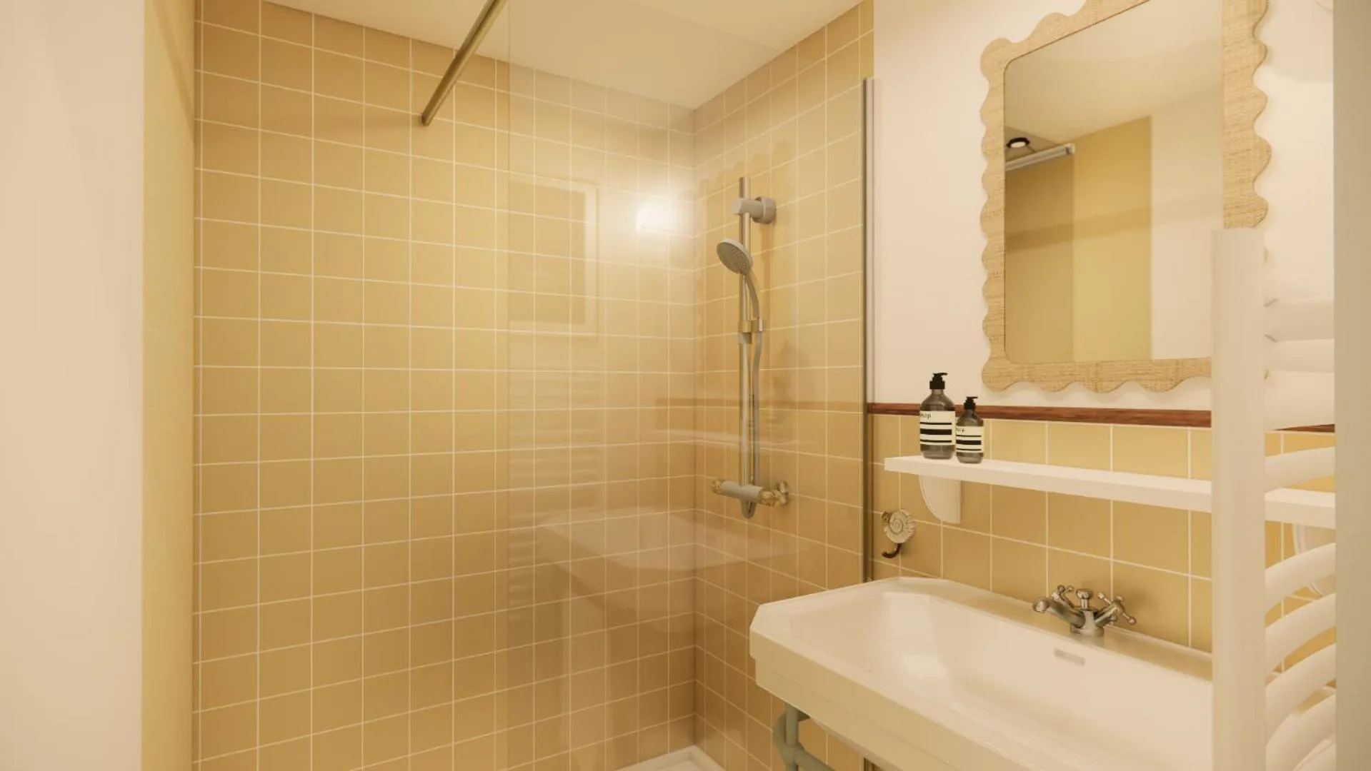 Shower in Hotel Coeur Marin