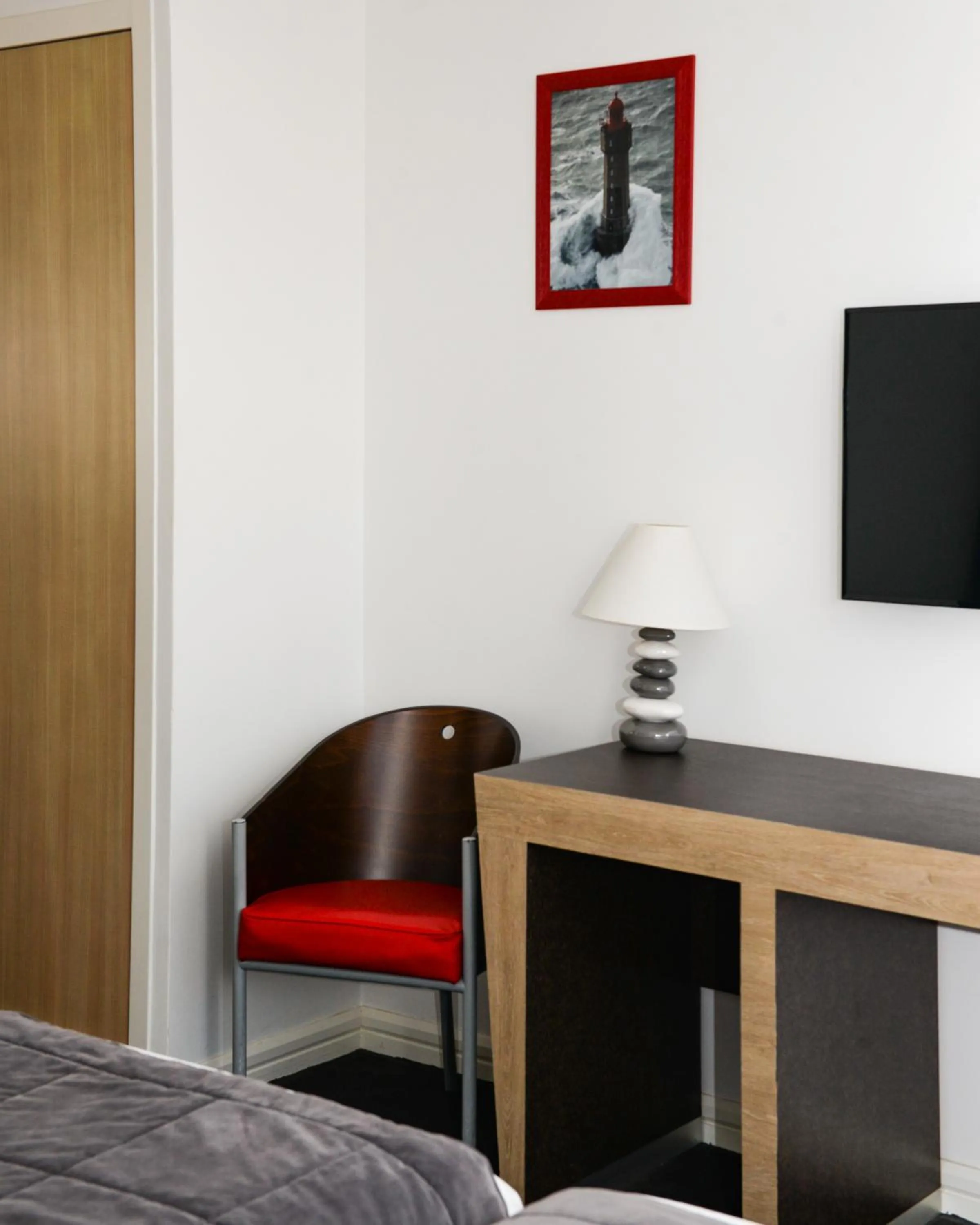 Bedroom, Bed in Kyriad Prestige Les Sables d'Olonne - Plage - Centre des Congrès