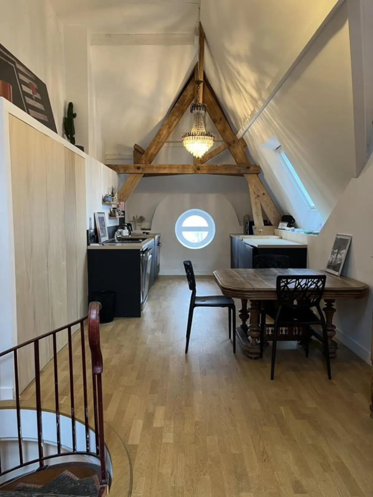 kitchen in DEMAIN Hôtel