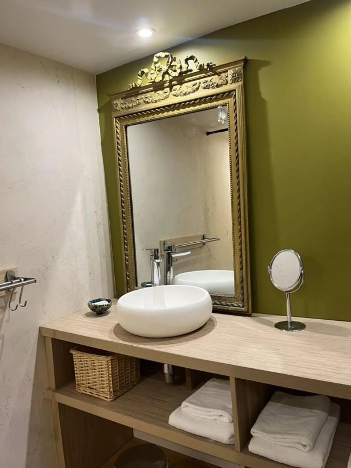 Bathroom in DEMAIN Hôtel