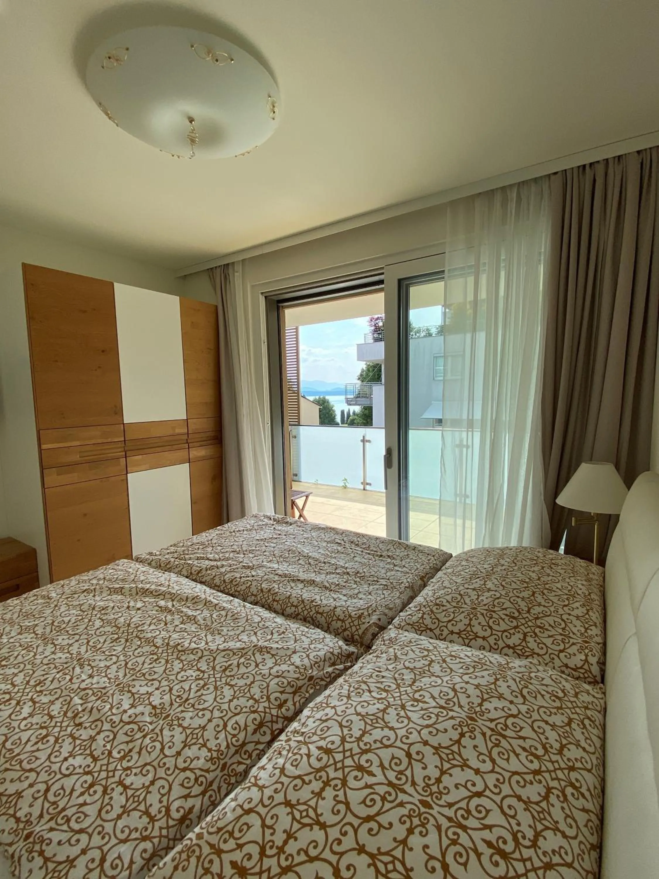 Bed in See & You Familienwohnung mit Hotelanbindung
