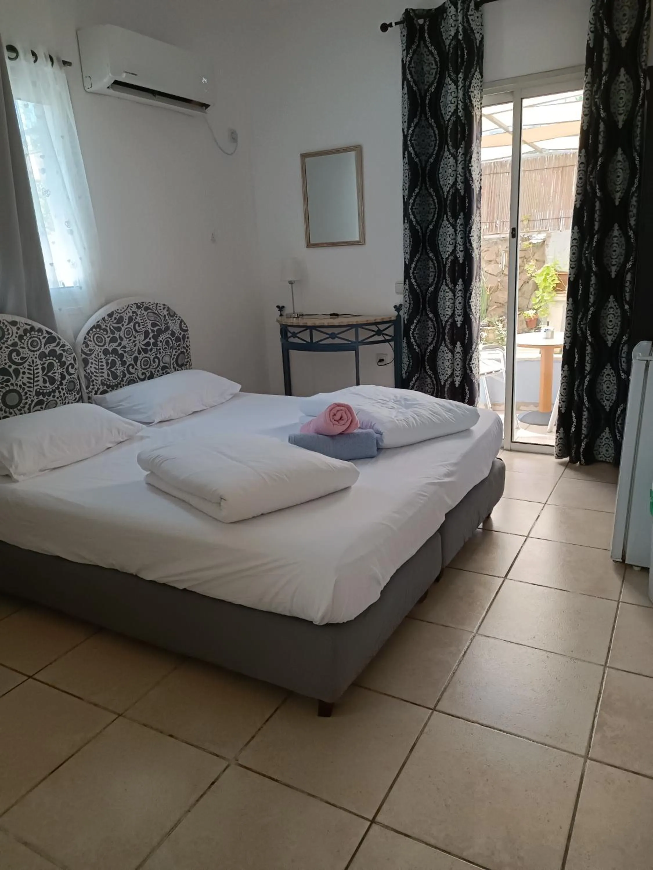 Bedroom, Bed in Custo Club