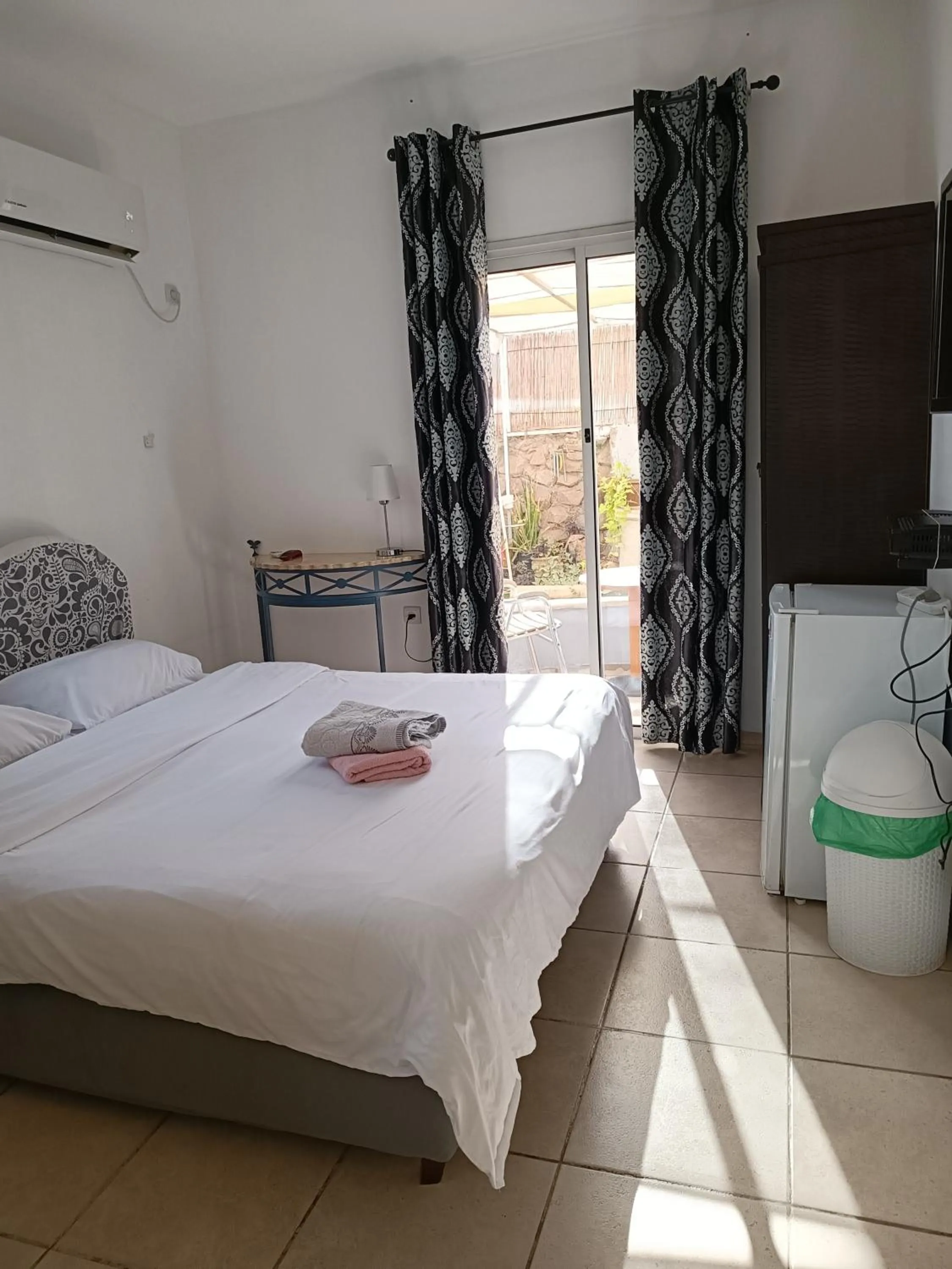 Bedroom, Bed in Custo Club