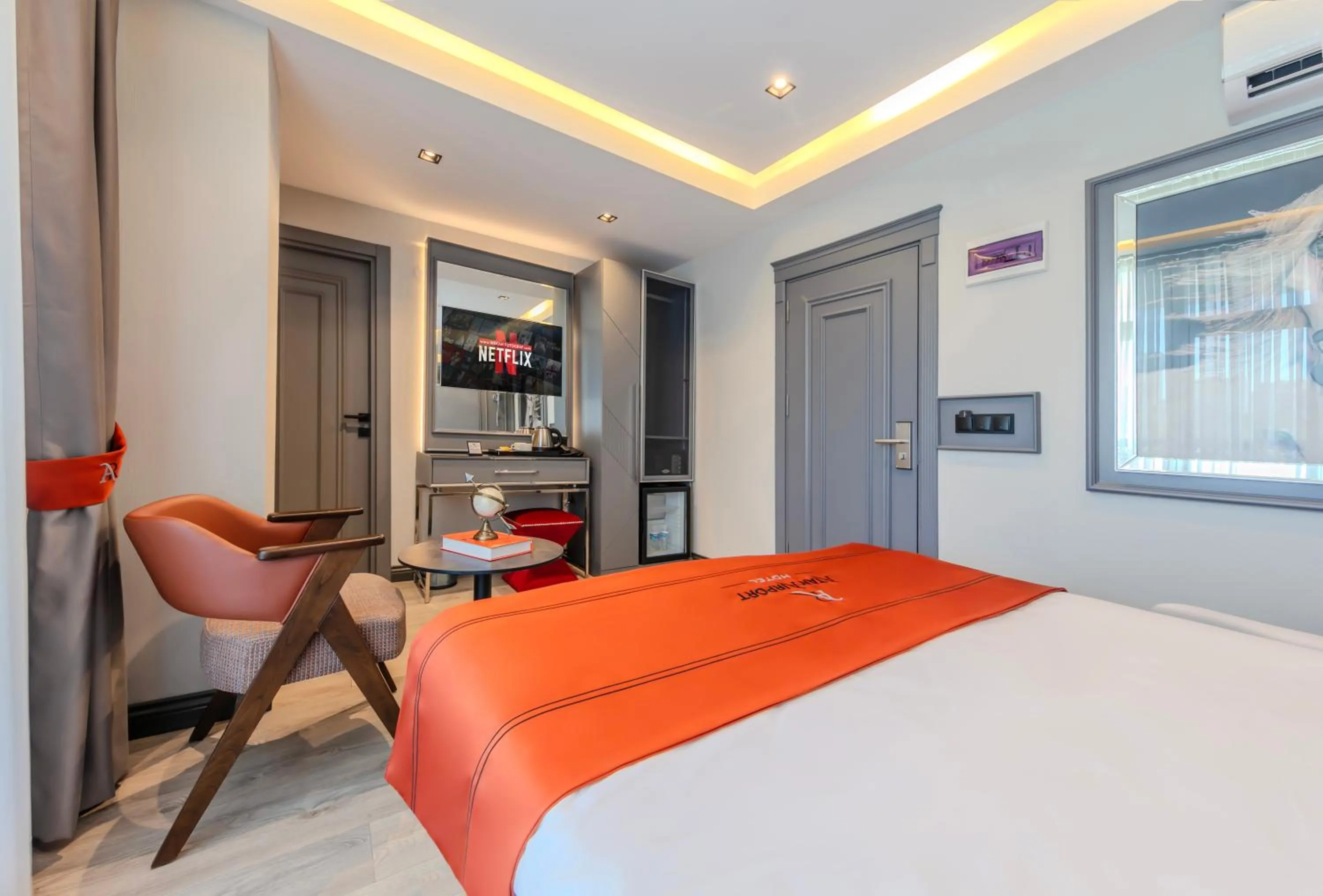 Photo of the whole room, Bed in Atar Airport Hotel - Restaurant & Spa Wellness