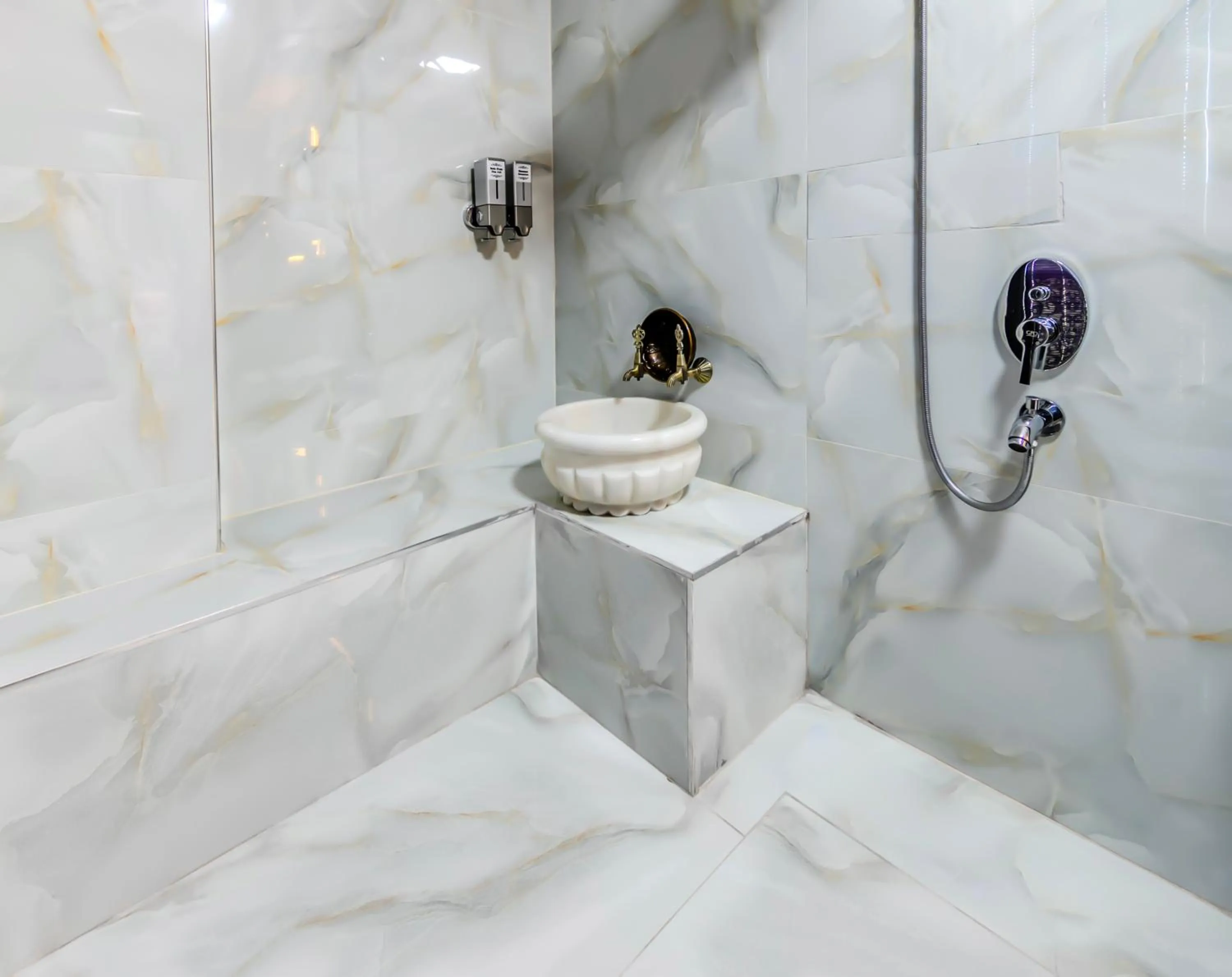 Bathroom in Atar Airport Hotel - Restaurant & Spa Wellness