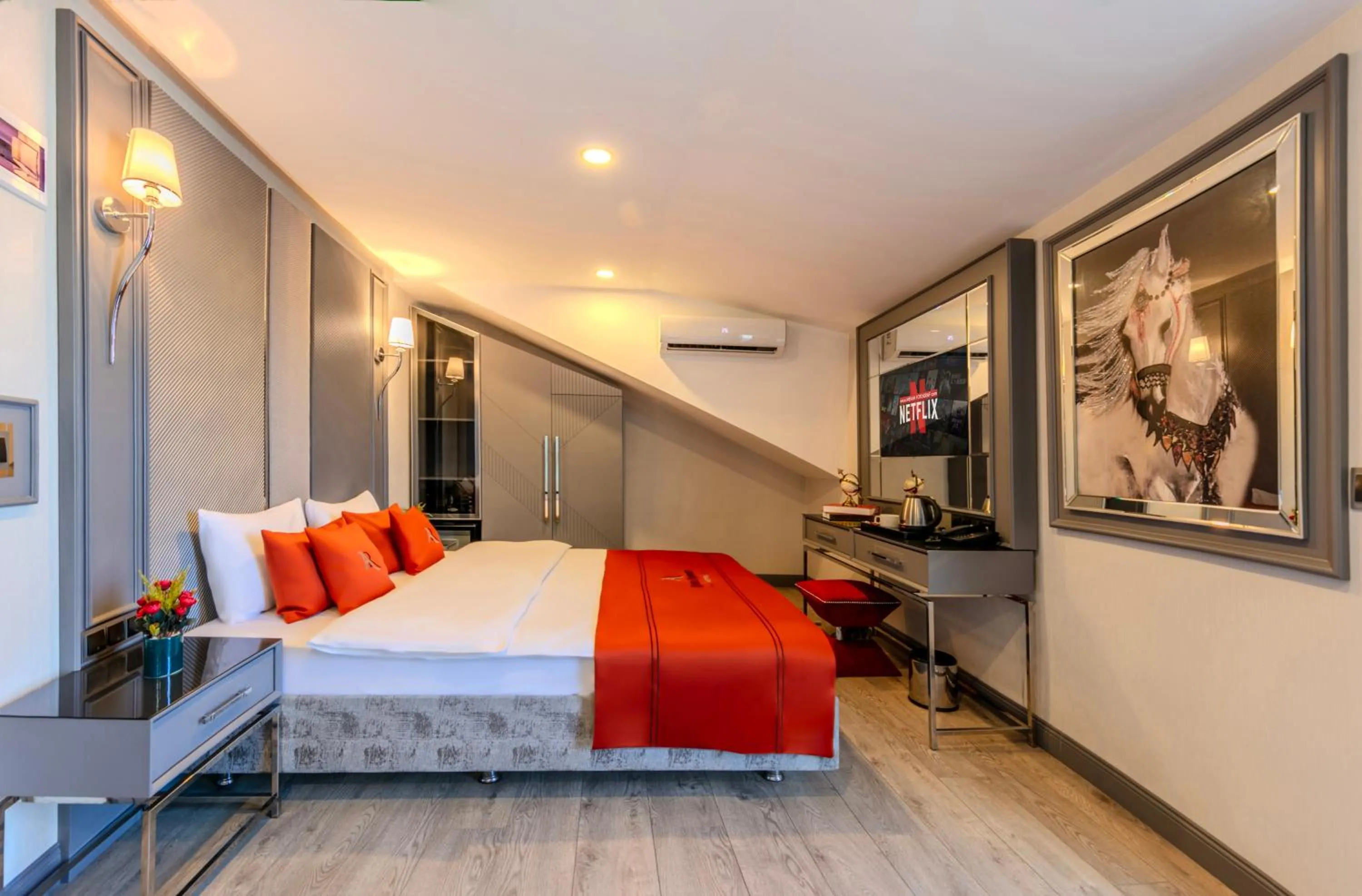 Photo of the whole room, Bed in Atar Airport Hotel - Restaurant & Spa Wellness