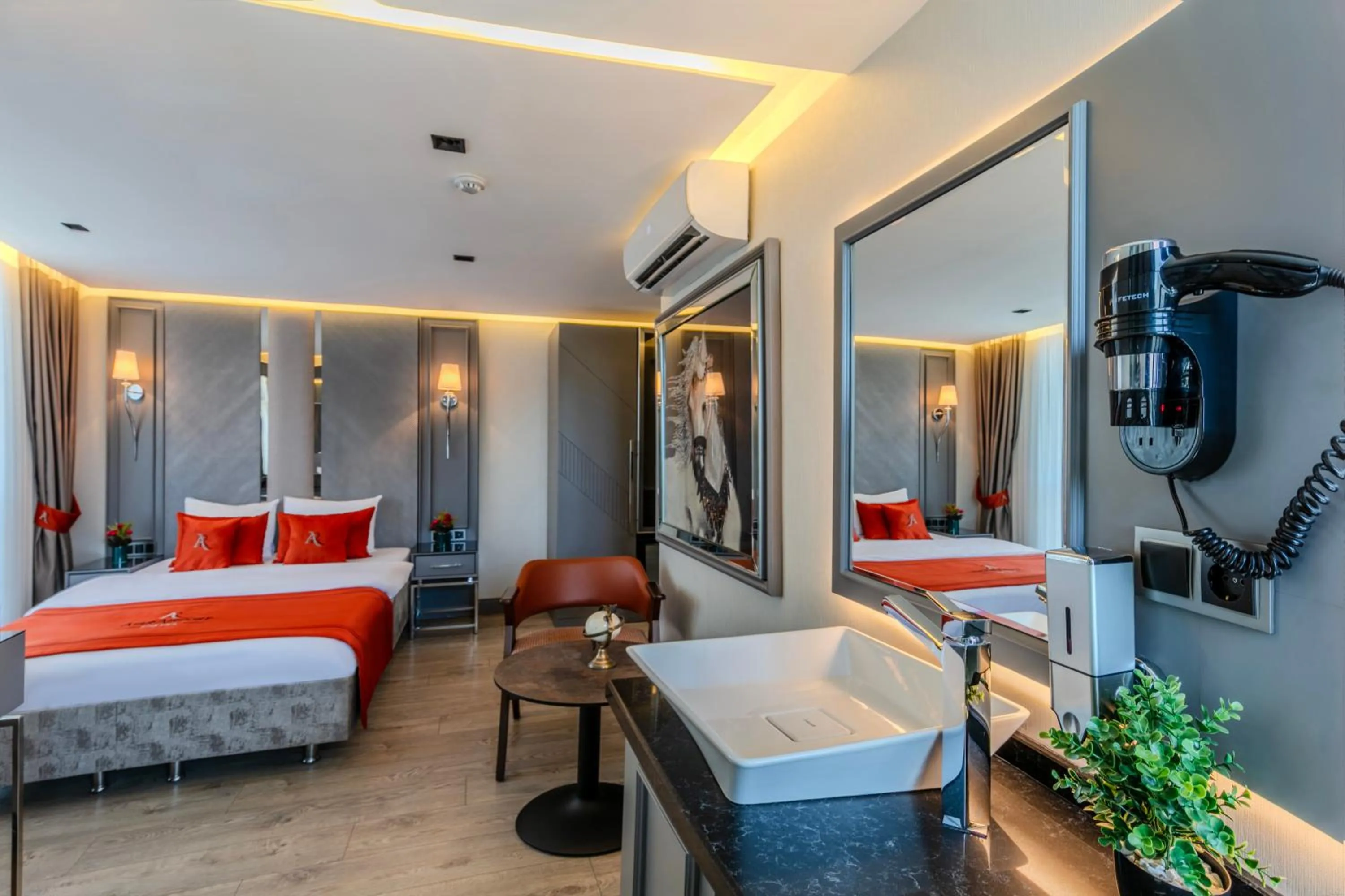 Photo of the whole room, Bed in Atar Airport Hotel - Restaurant & Spa Wellness