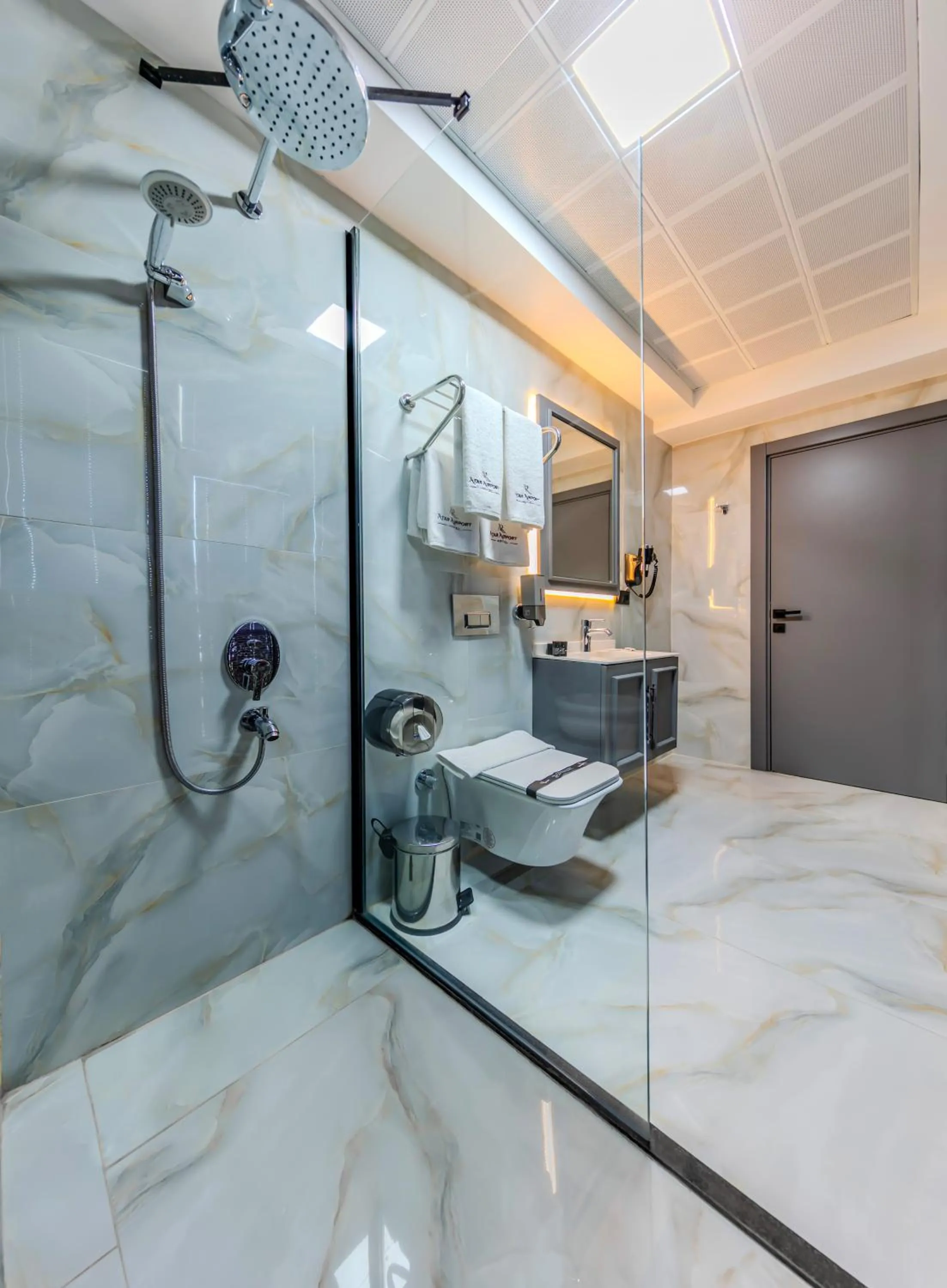 Bathroom in Atar Airport Hotel - Restaurant & Spa Wellness