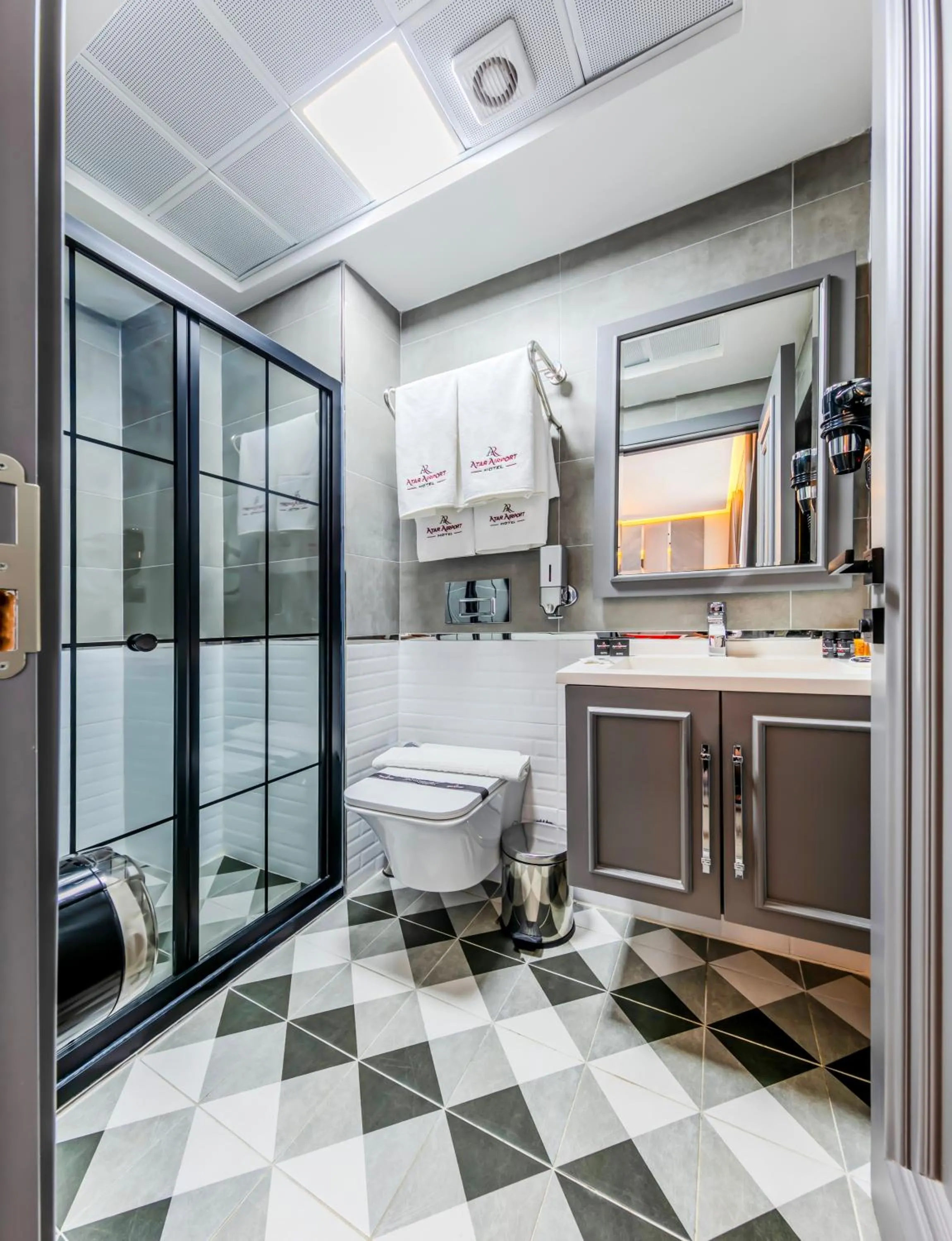 Bathroom in Atar Airport Hotel - Restaurant & Spa Wellness