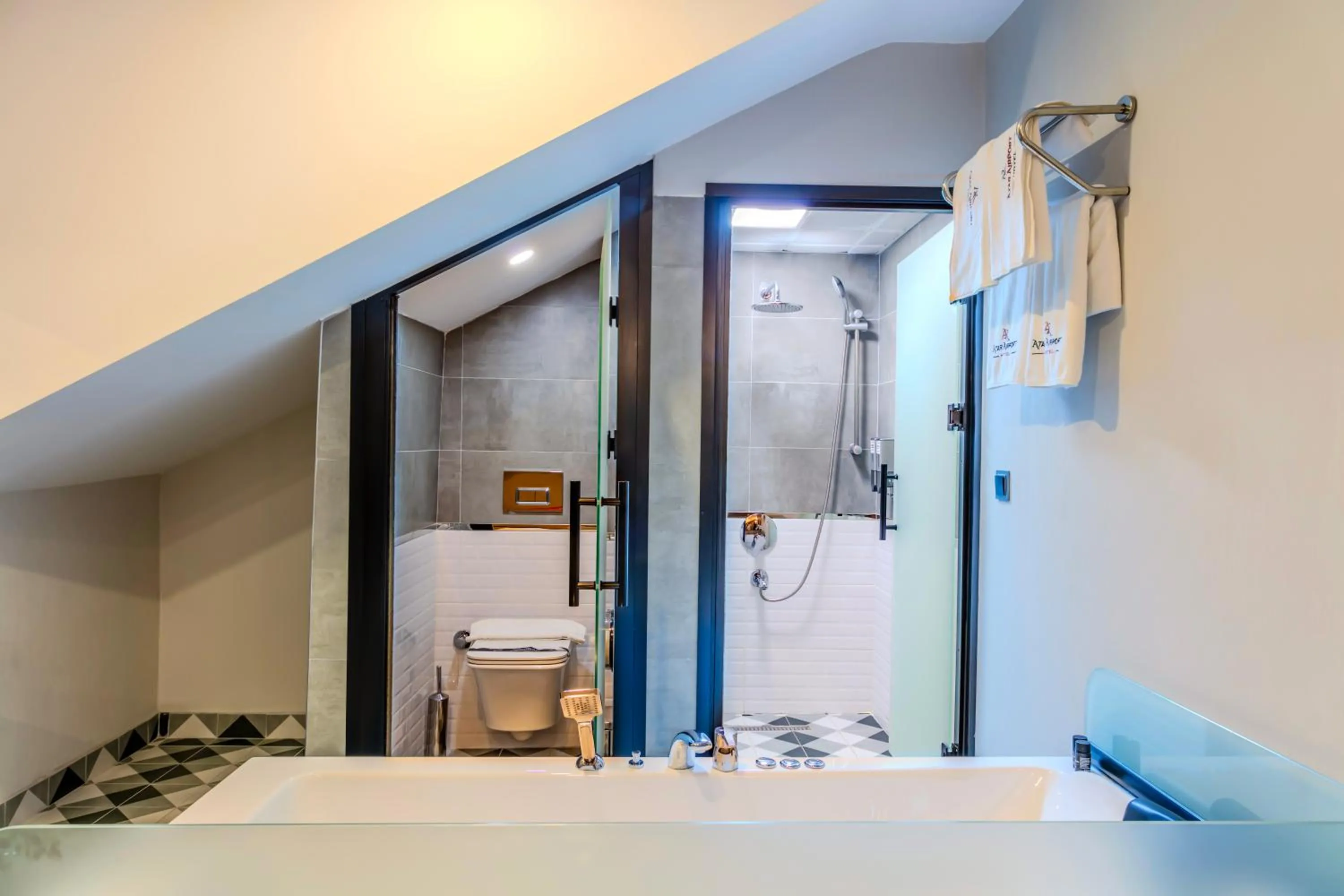 Bathroom in Atar Airport Hotel - Restaurant & Spa Wellness