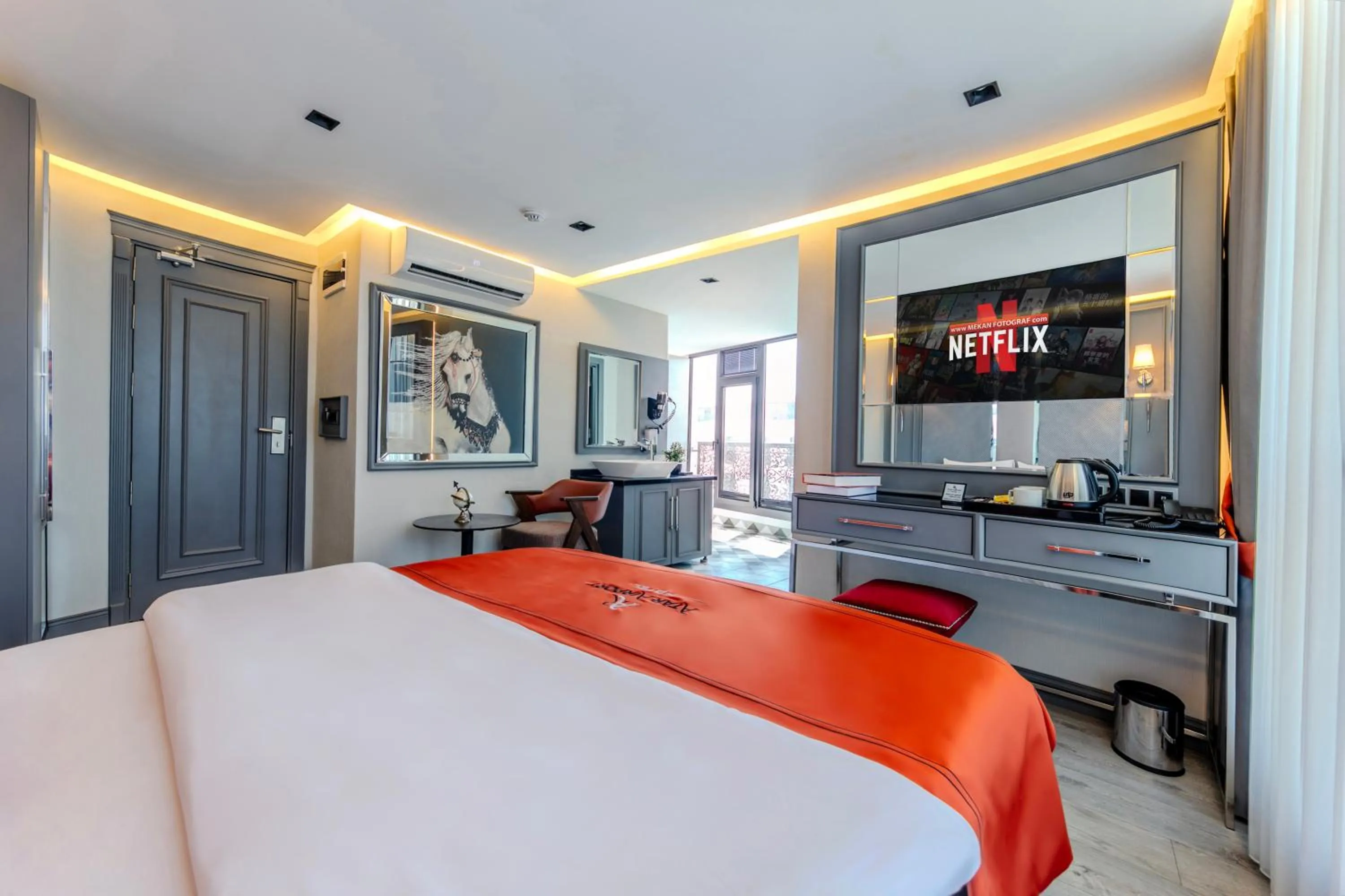 Photo of the whole room, Bed in Atar Airport Hotel - Restaurant & Spa Wellness