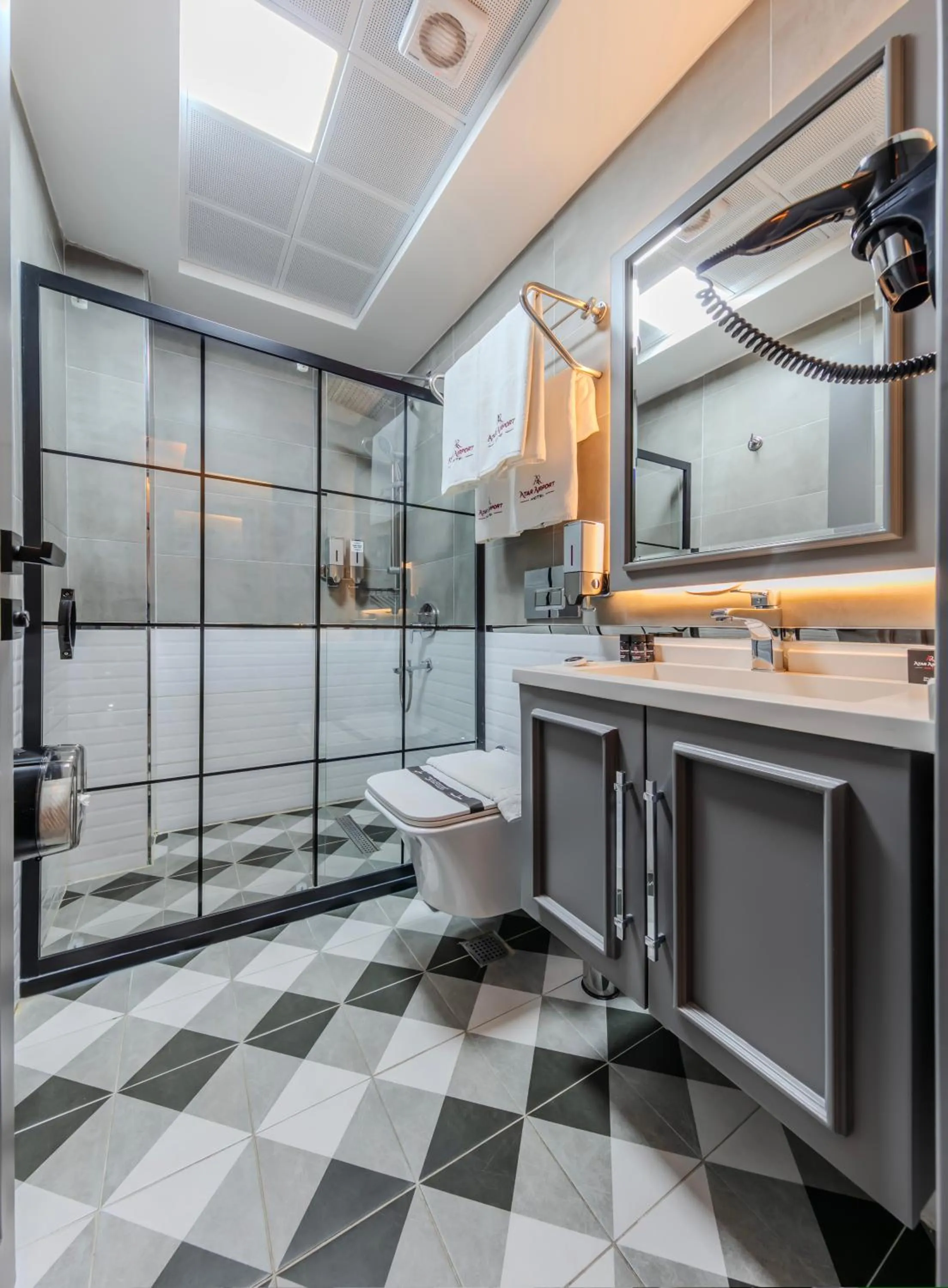 Bathroom in Atar Airport Hotel - Restaurant & Spa Wellness