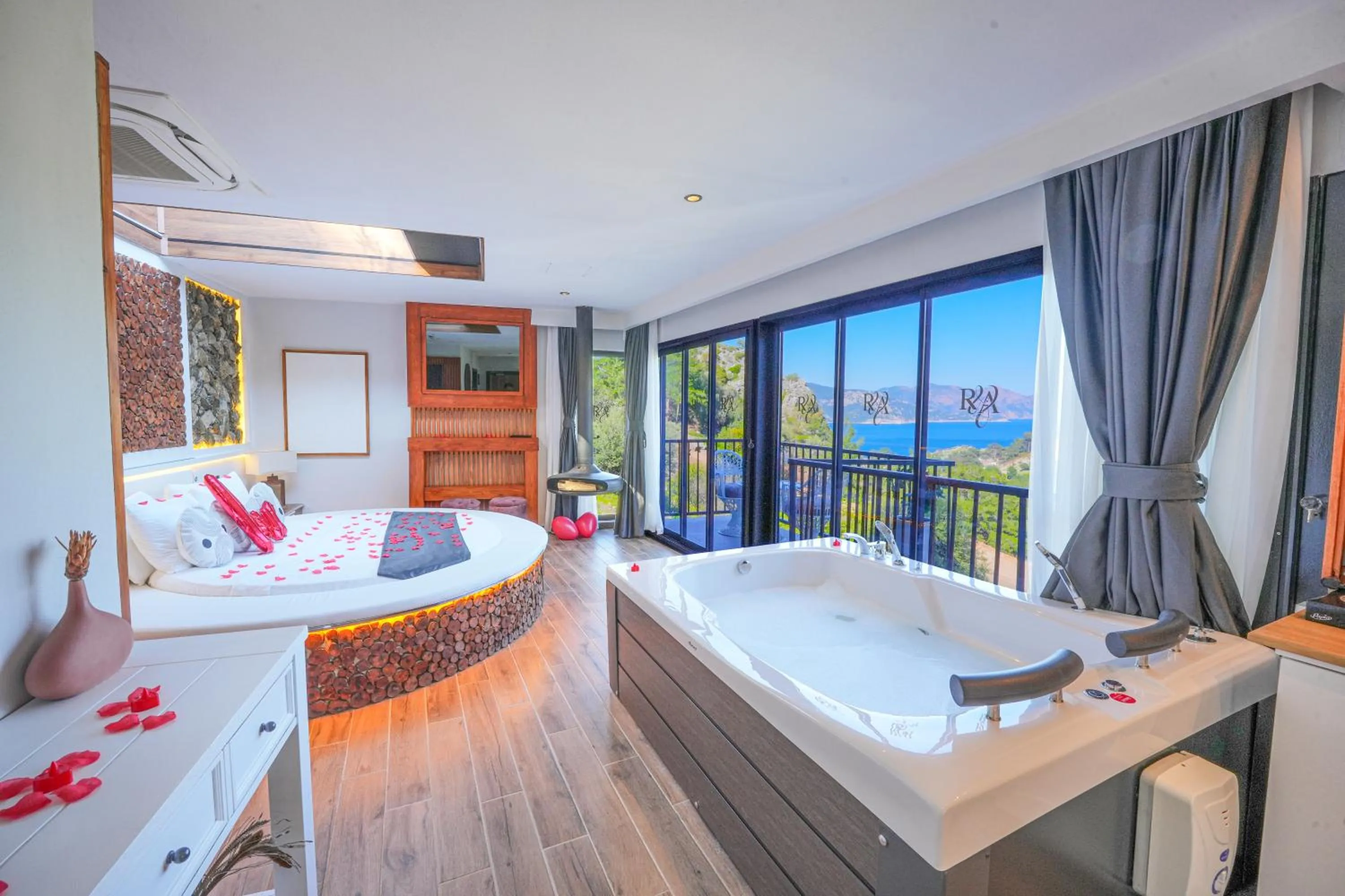 Photo of the whole room, Bed in Ramitos Boutique Hotel