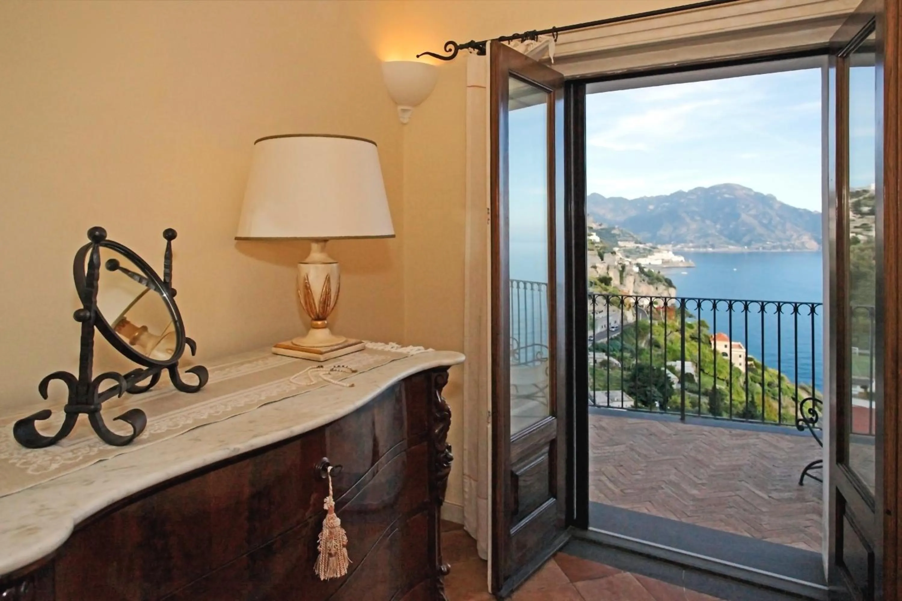 Bedroom in Villa Alba d'Oro - Historic luxury villa