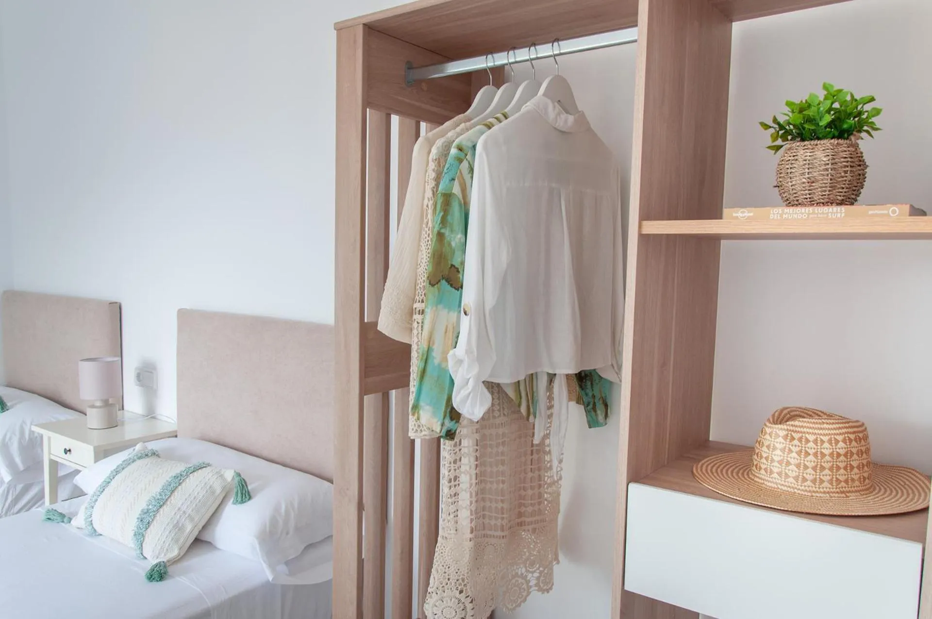 wardrobe, Bed in Ítaca Apartment Peñiscola