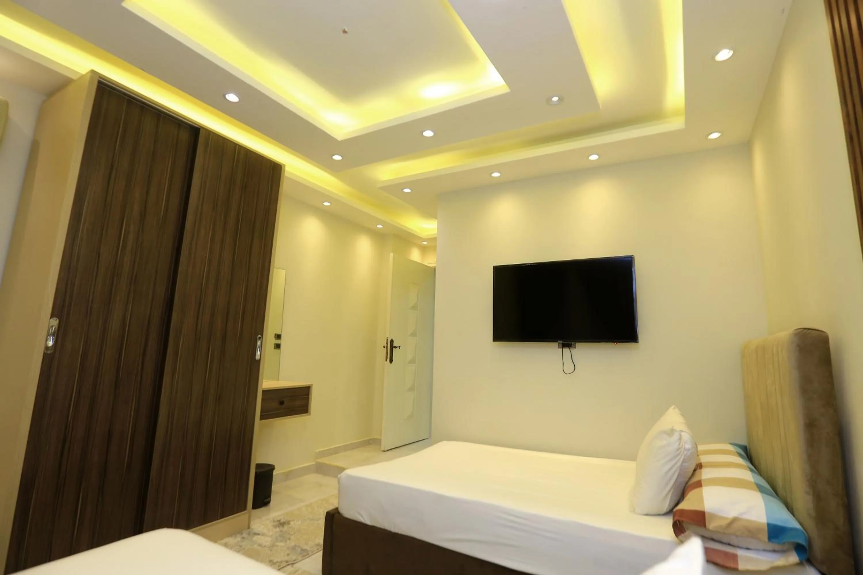 Bed in fabulous view pyramids inn hotel