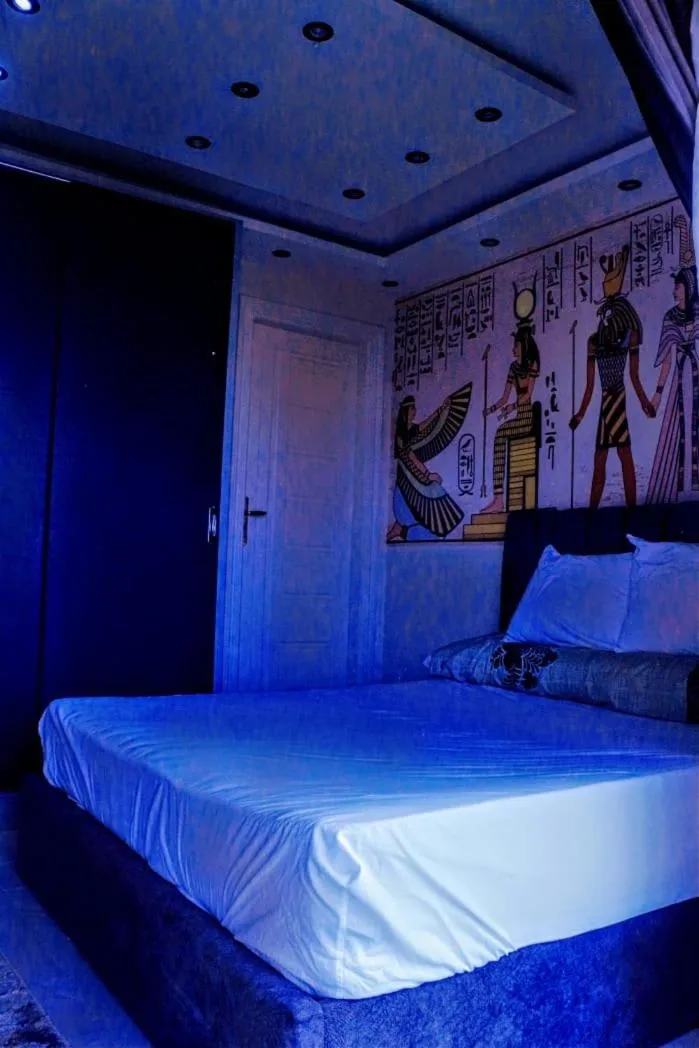 Bed in fabulous view pyramids inn hotel