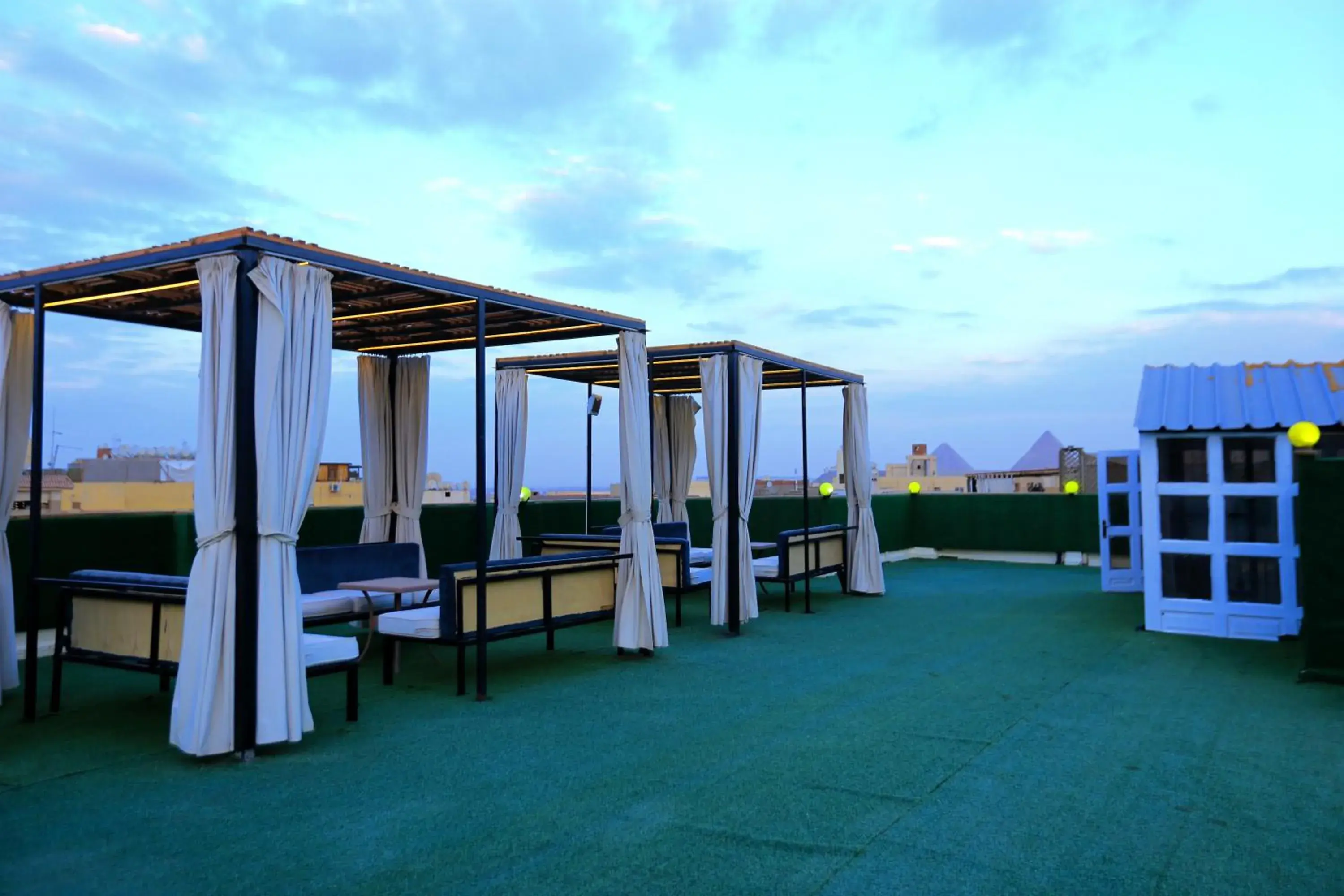 Double Room with Private Bathroom - single occupancy in fabulous view pyramids inn hotel Double Room with Private Bathroom - single occupancy in fabulous view pyramids inn hotel