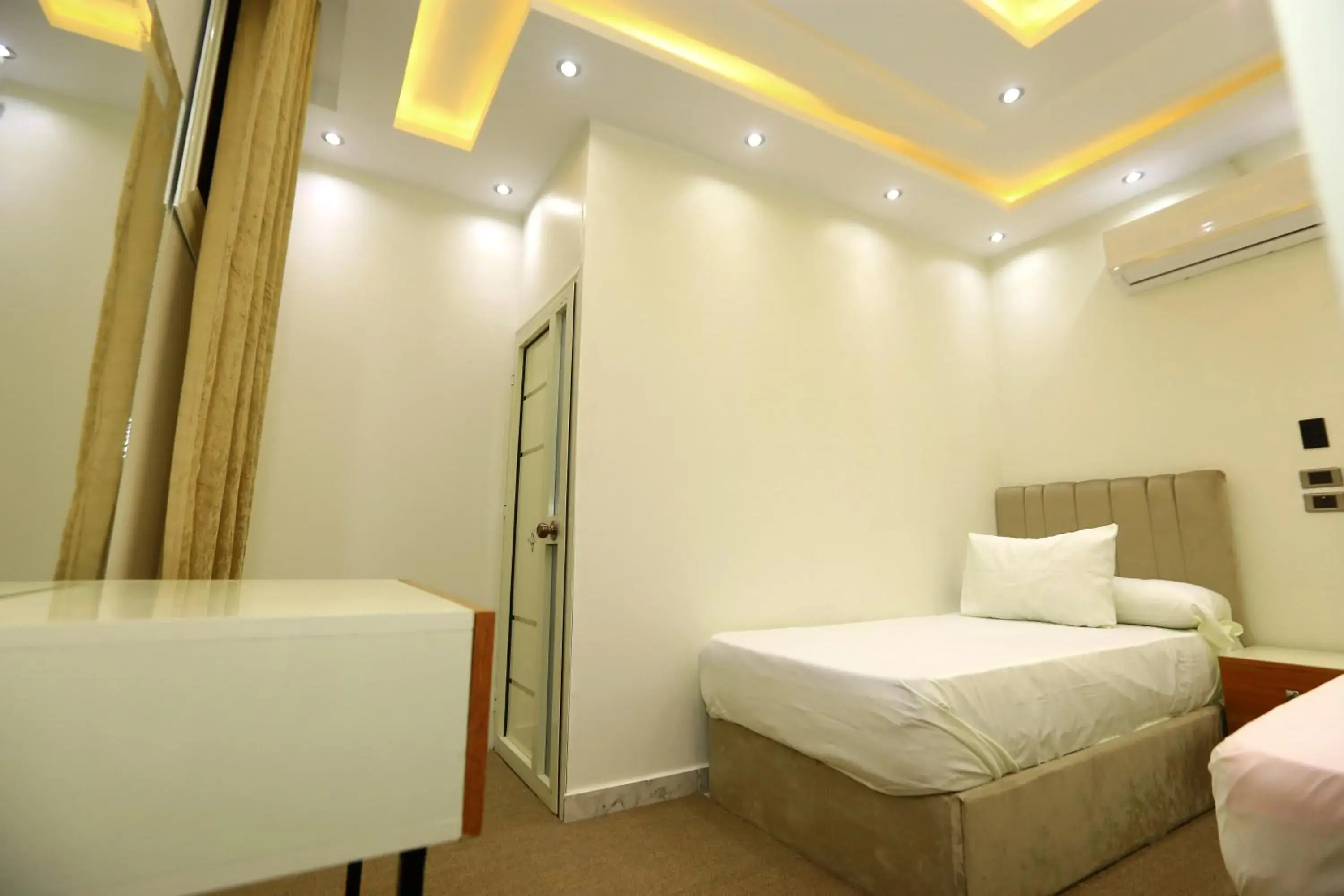 Double Room with Terrace - single occupancy in fabulous view pyramids inn hotel Double Room with Terrace - single occupancy in fabulous view pyramids inn hotel