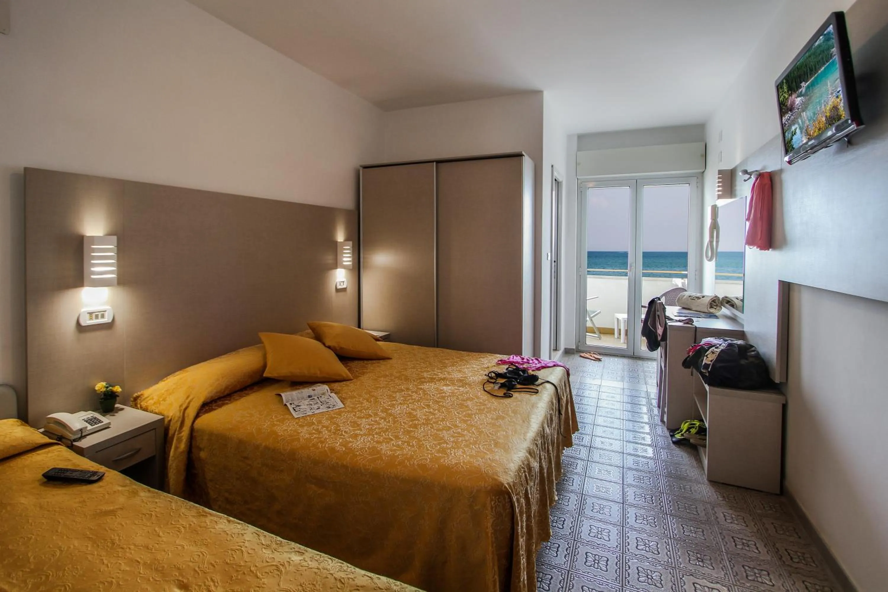 TV and multimedia, Bed in Hotel Patrizia