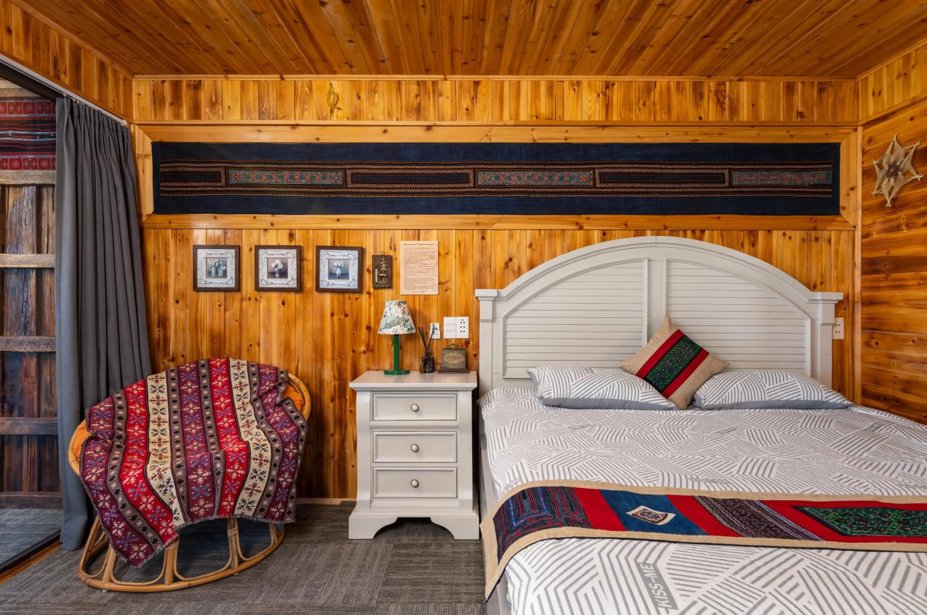 Bed in Ta Phin Cottage