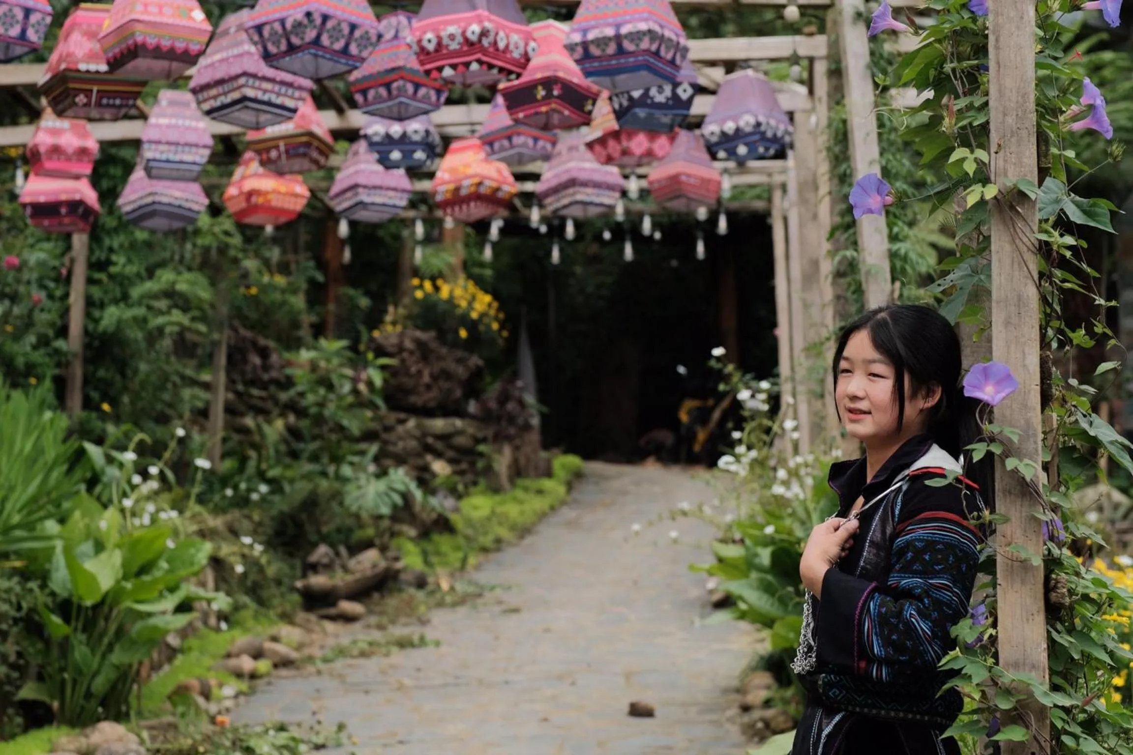 People in Ta Phin Cottage