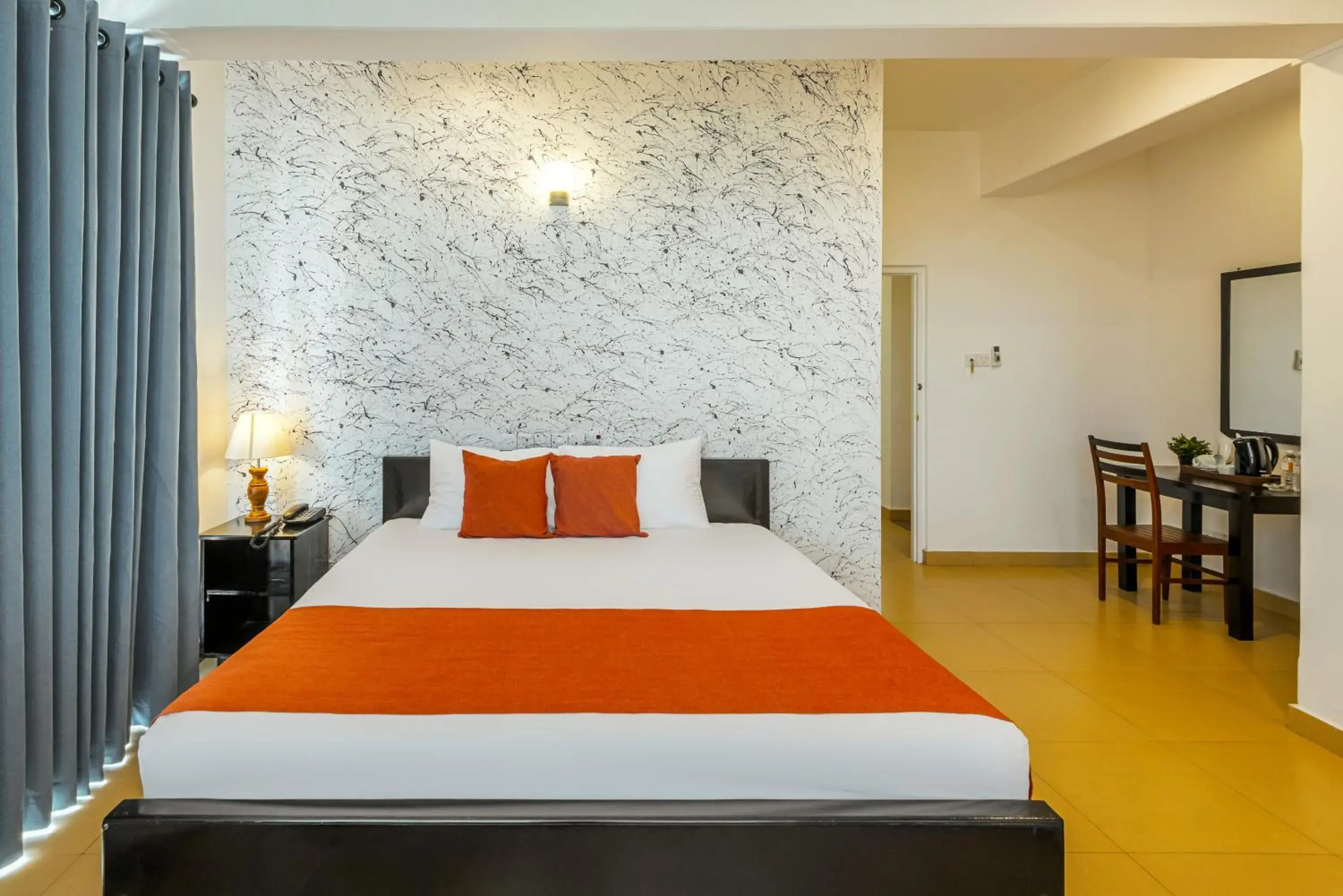 Standard Double Room in Beverly Hills Hotel Standard Double Room in Beverly Hills Hotel