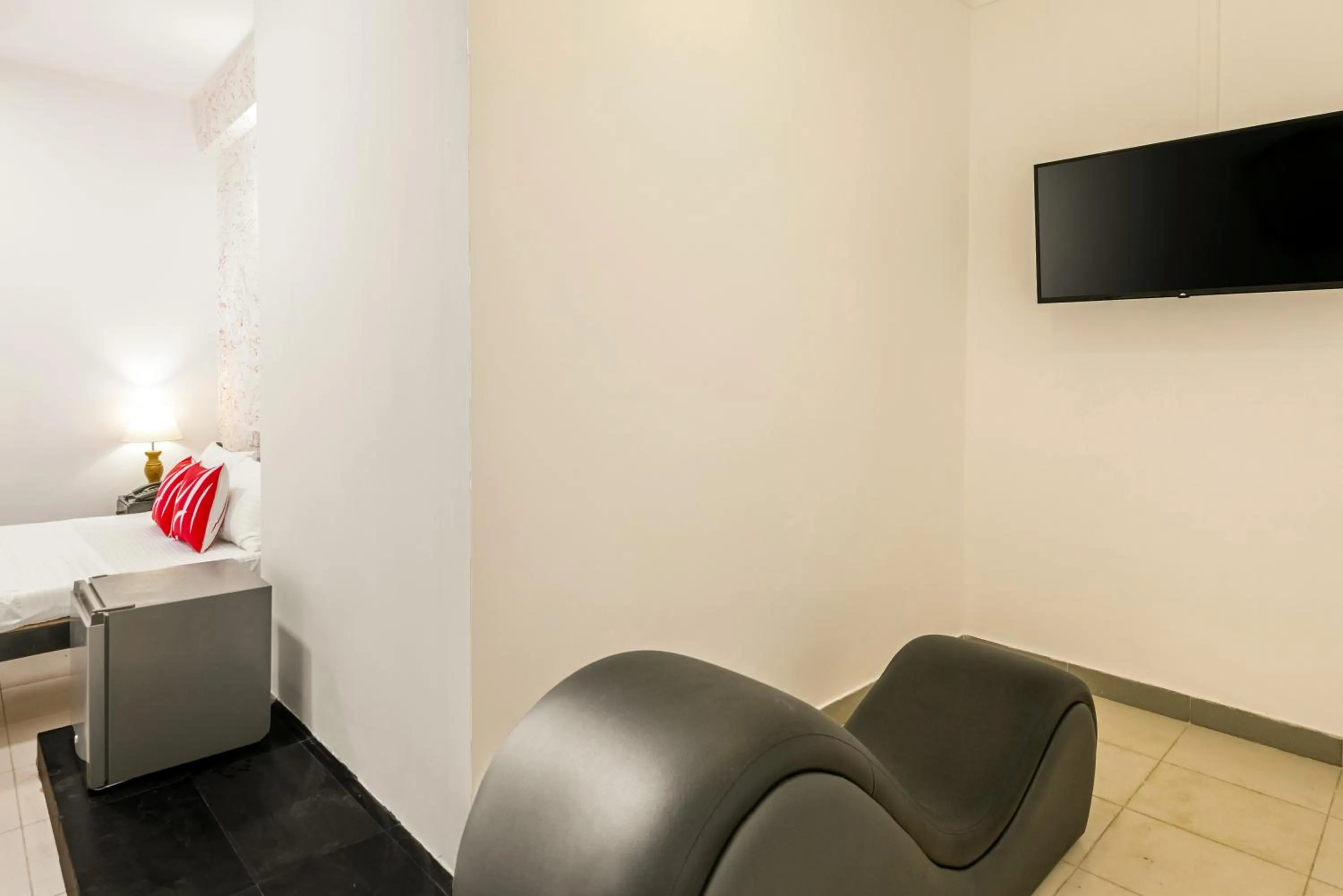 TV and multimedia in Beverly Hills Hotel