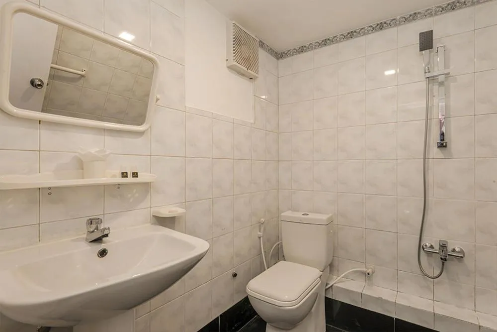 Shower in Beverly Hills Hotel