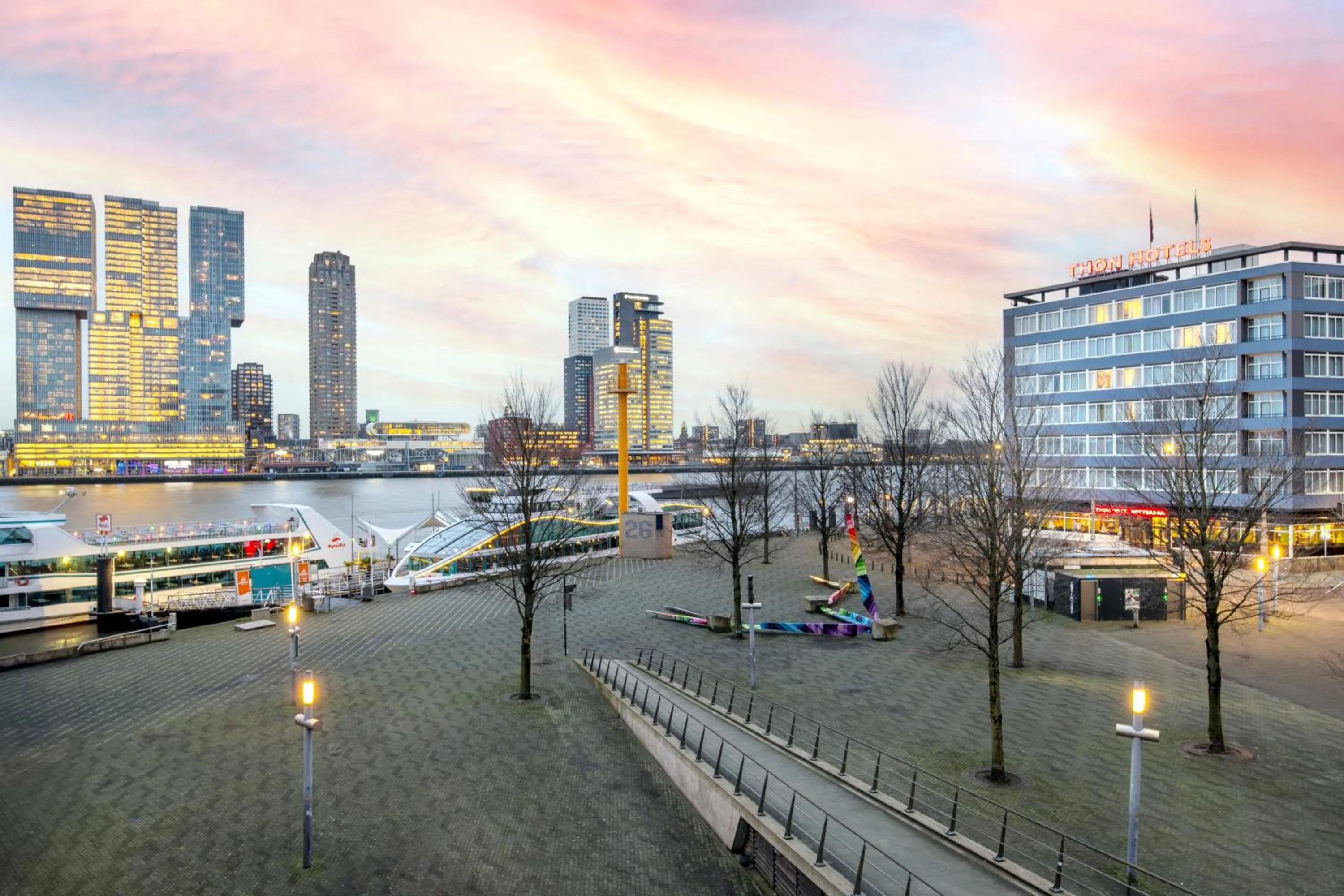 Property building in Thon Hotel Rotterdam City Centre